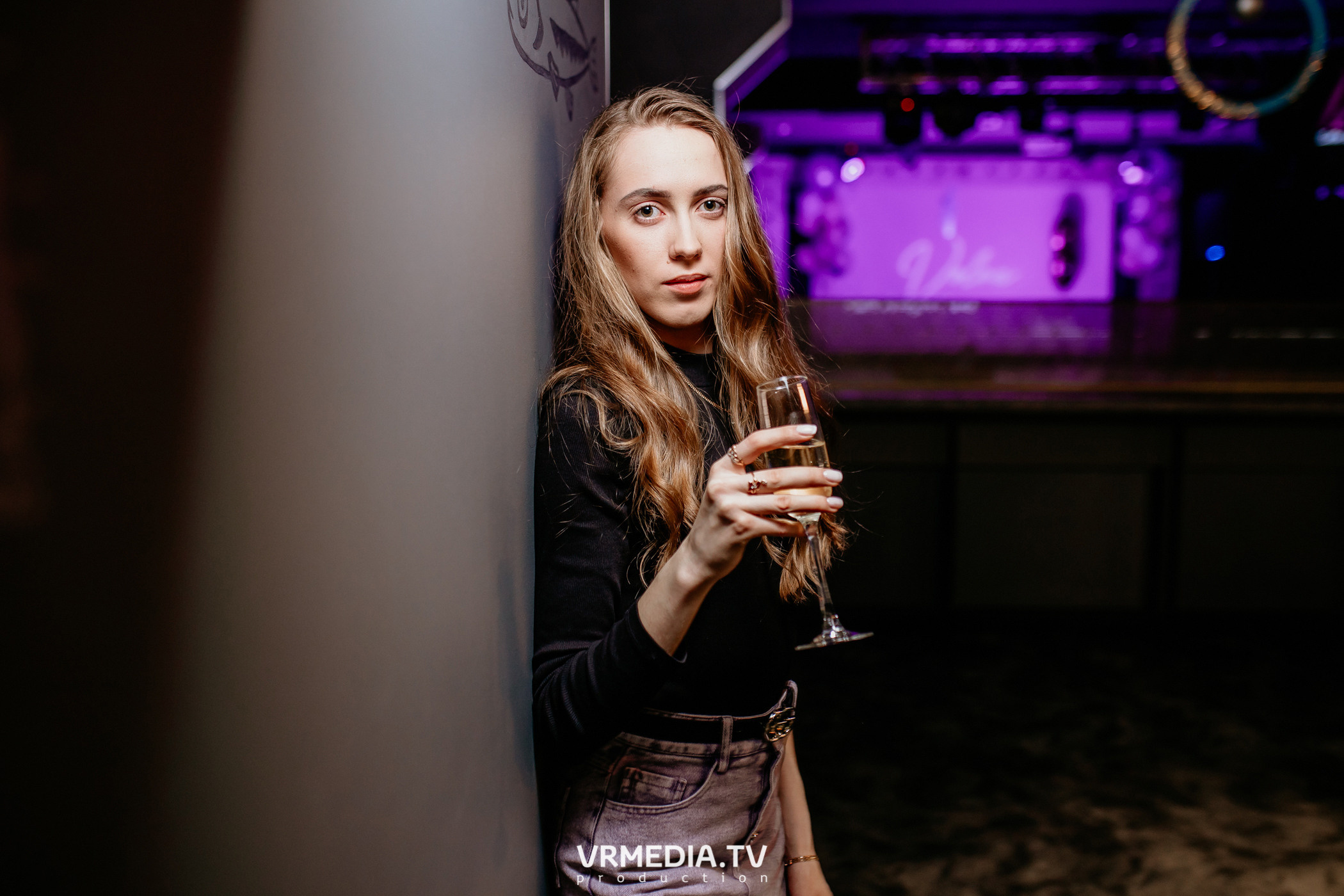 Международный женский день в караоке-баре «Volna»