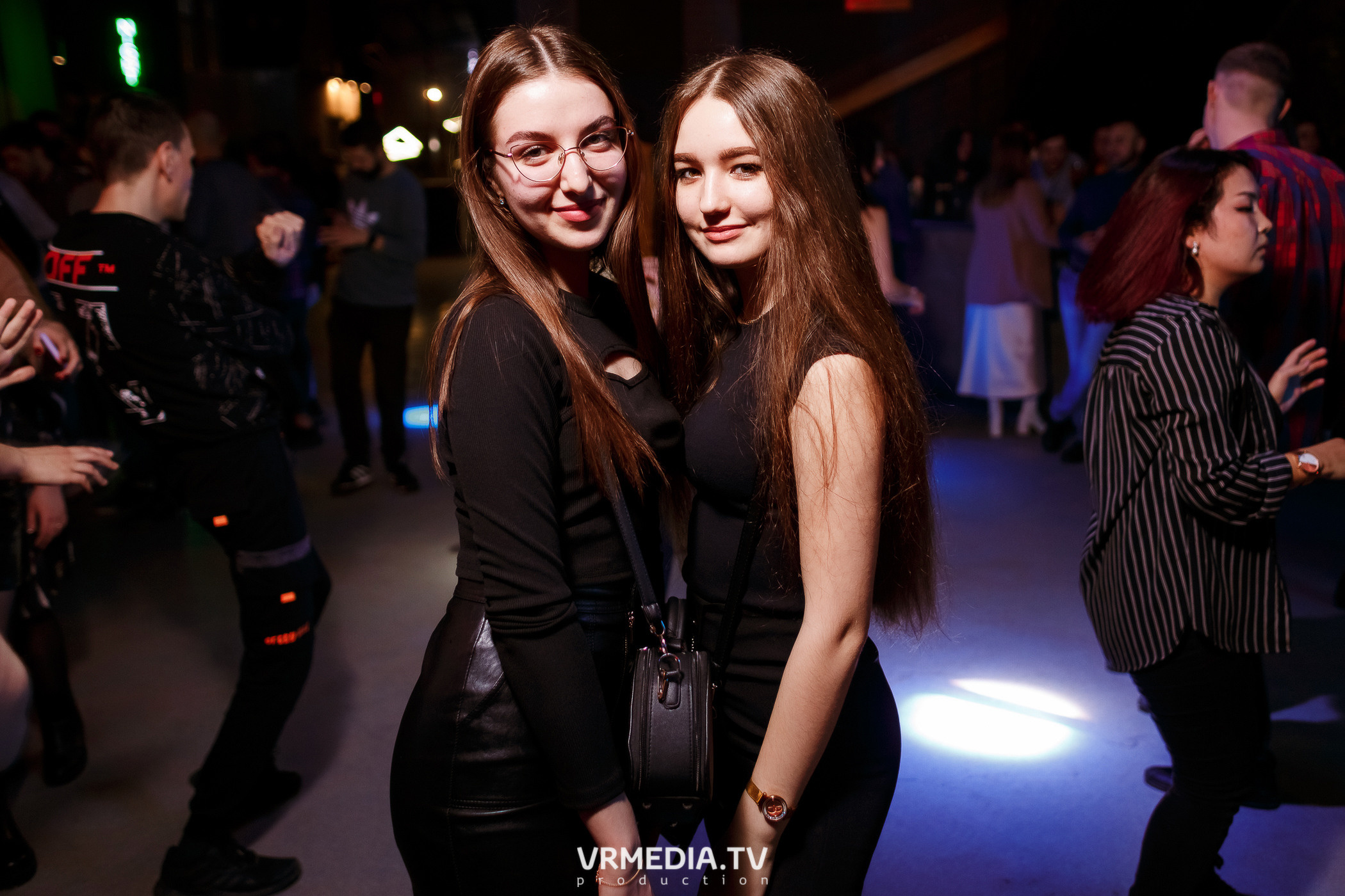 Выходные в баре «DOSKI»