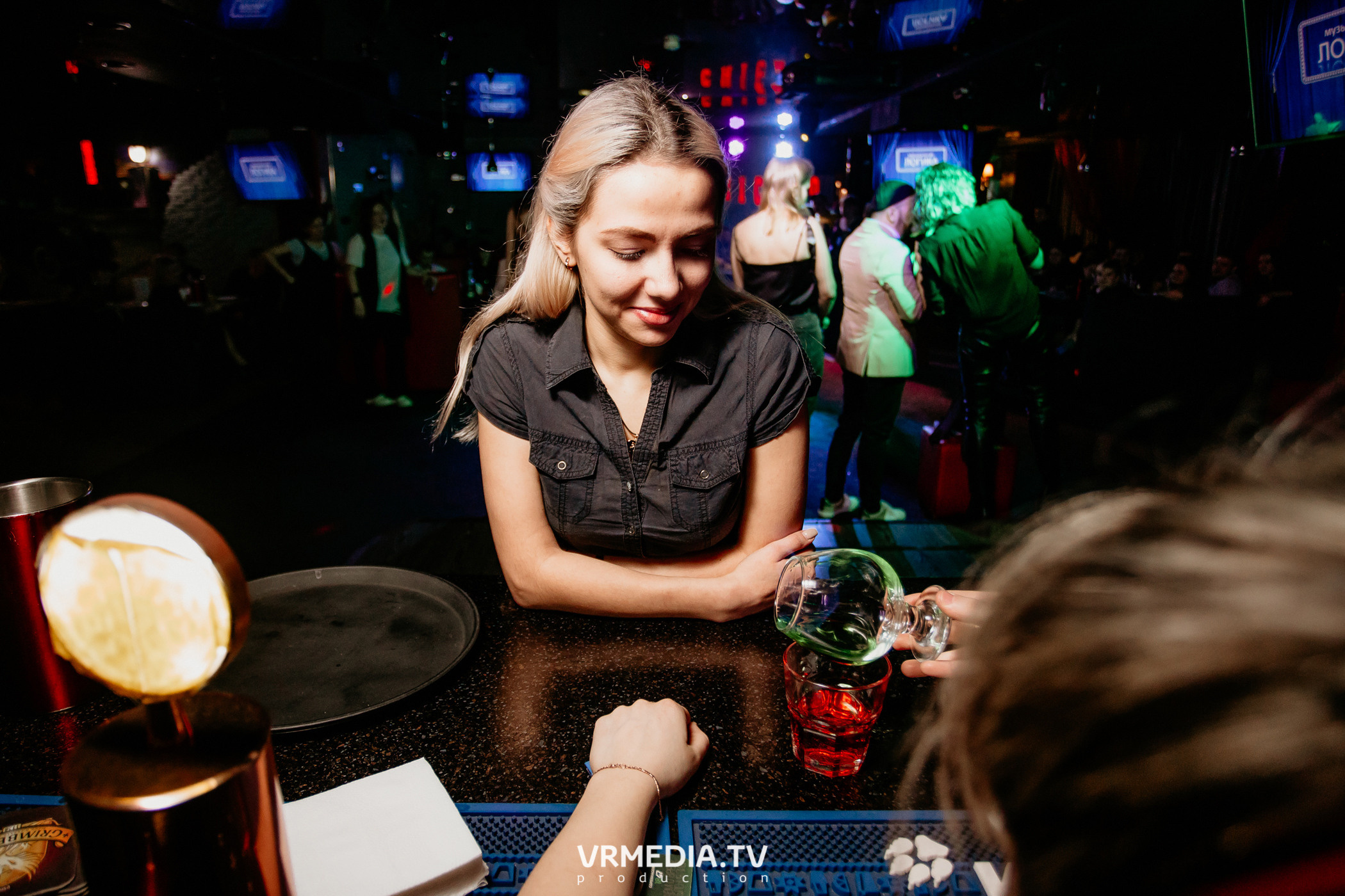 Международный женский день в караоке «Chicago»