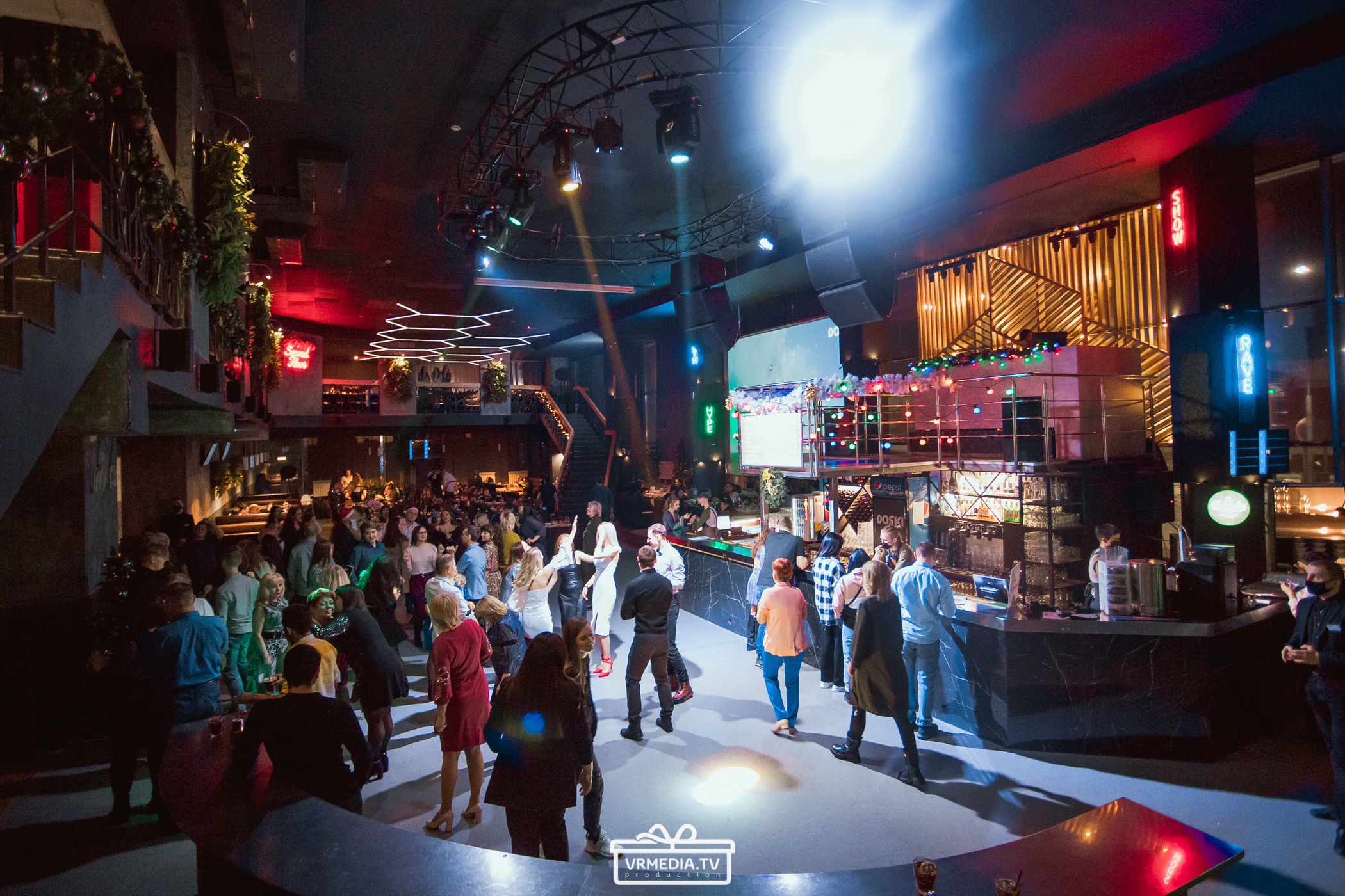 Новогодняя ночь в баре «DOSKI»