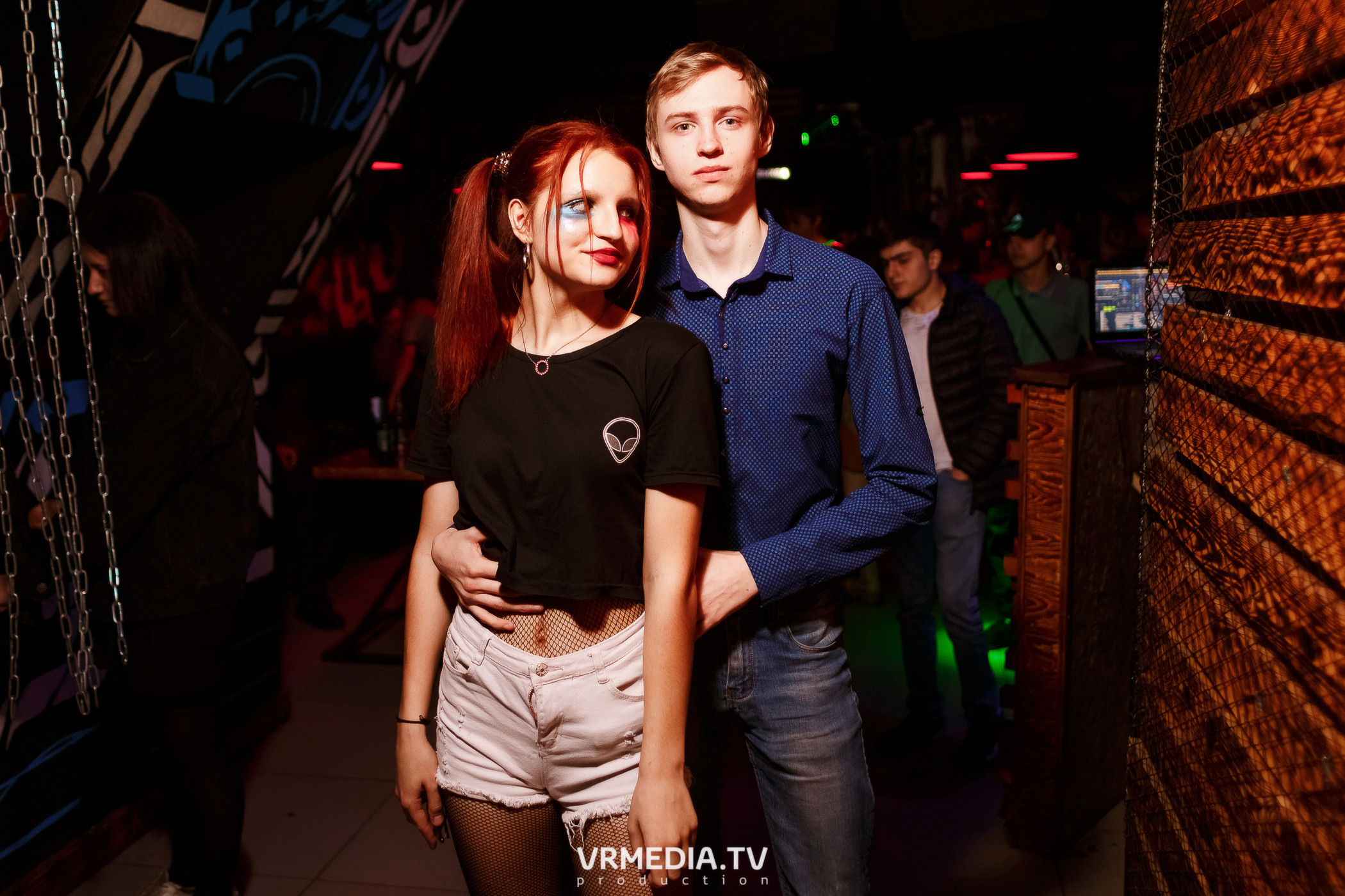 Выходные в баре «Глотай»