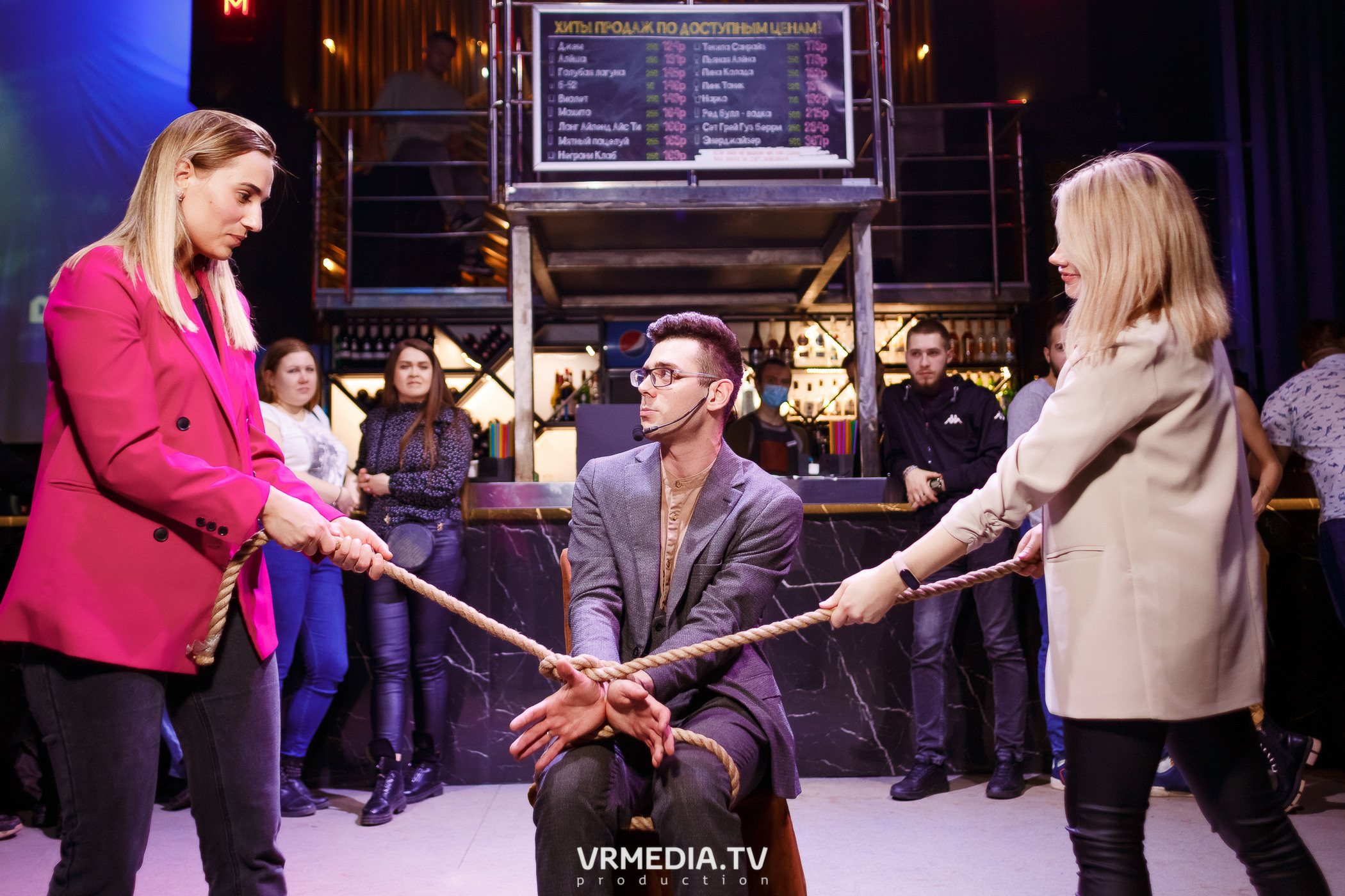 Выходные в баре «DOSKI»