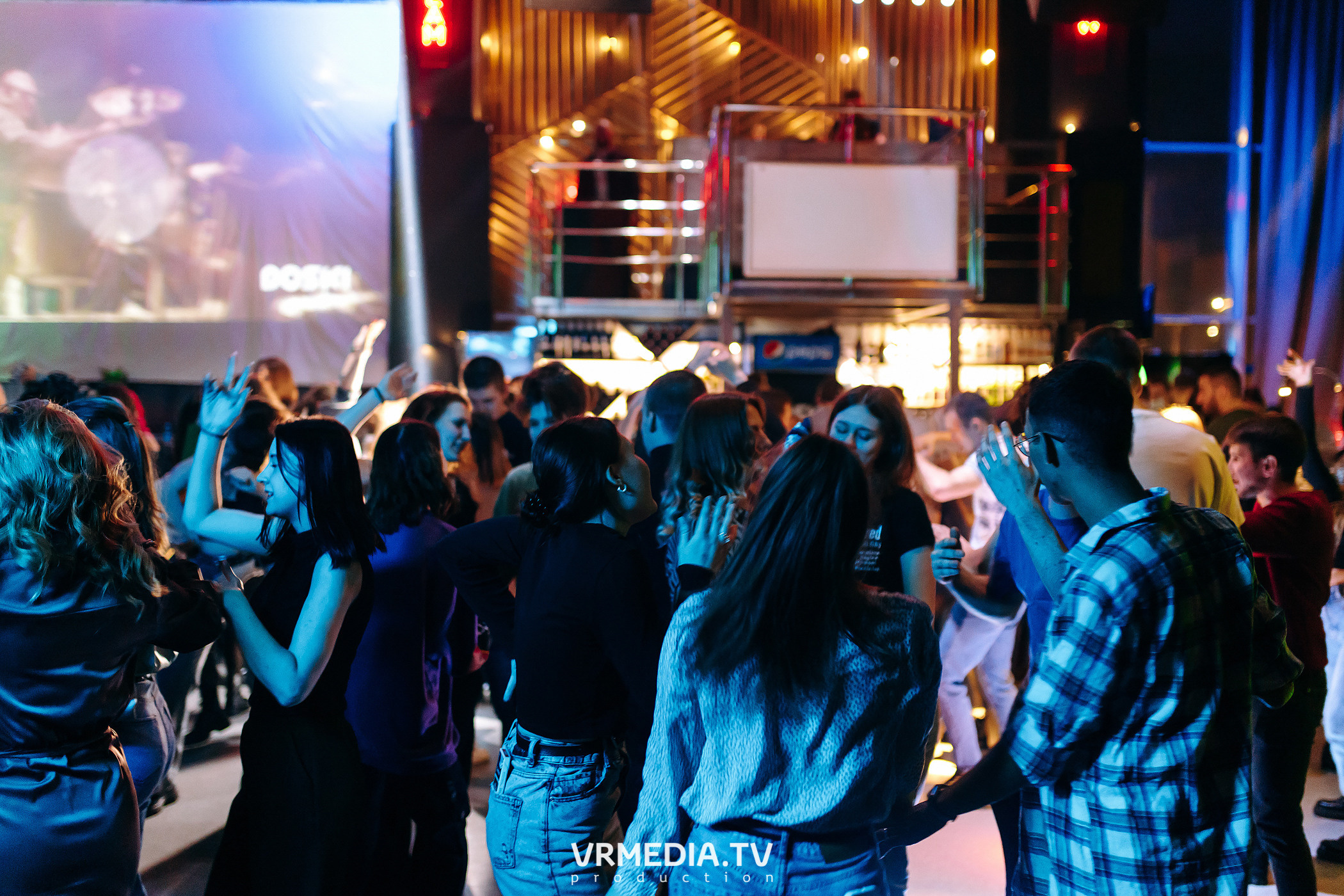 Выходные в баре «DOSKI»