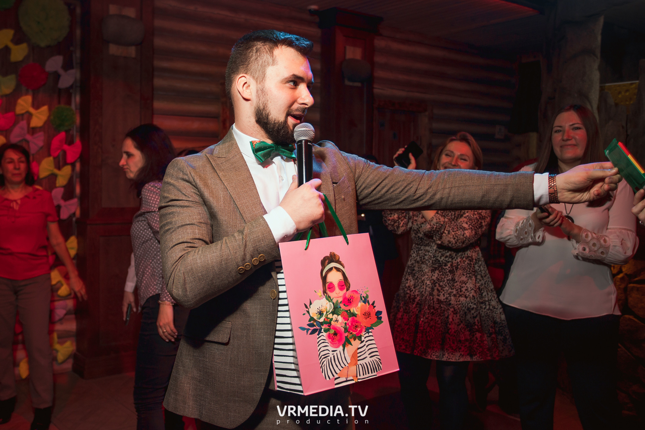 Международный женский день у «Петровича»