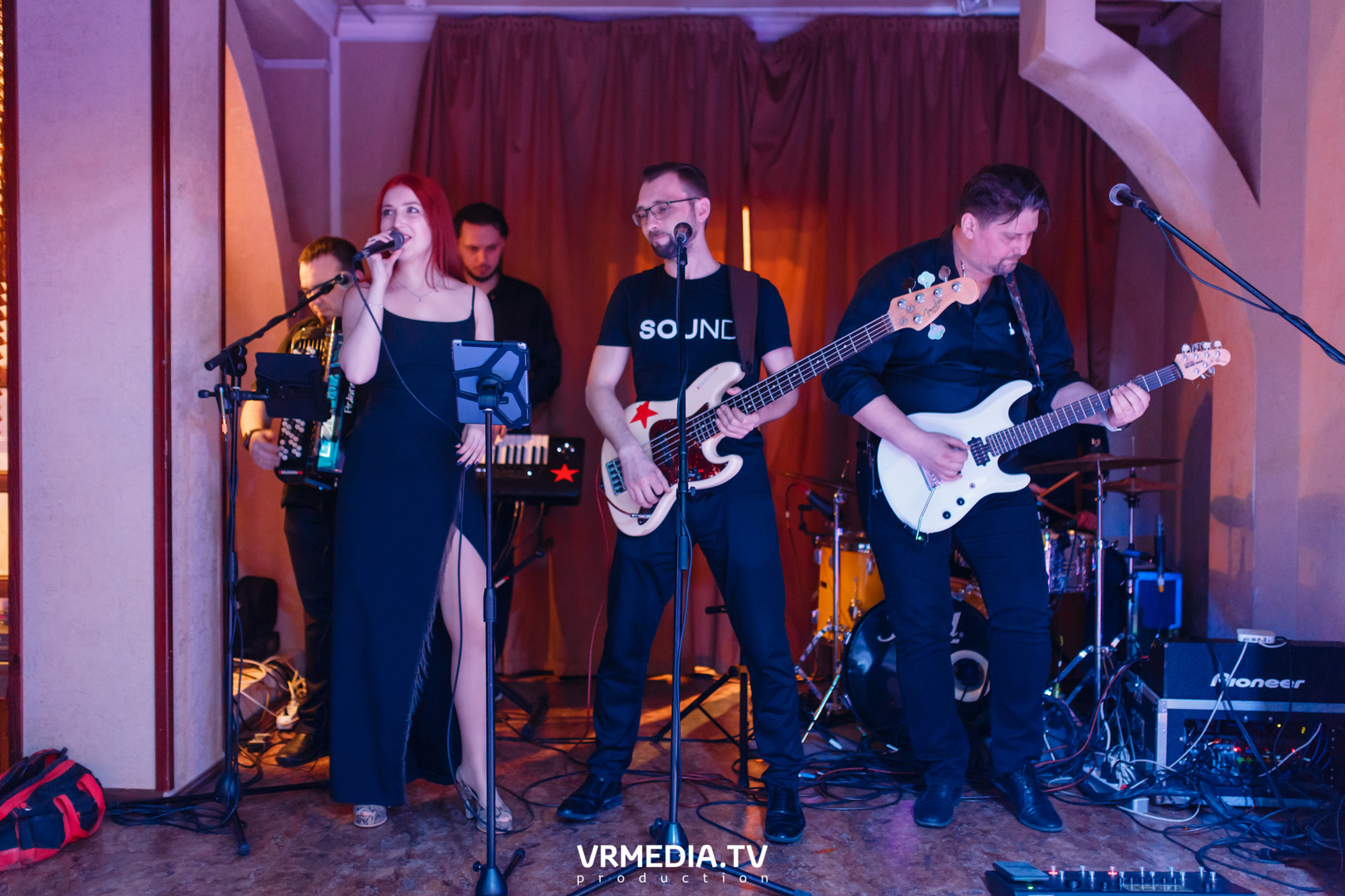 Международный женский день в ресторане «Лазурный Берег»