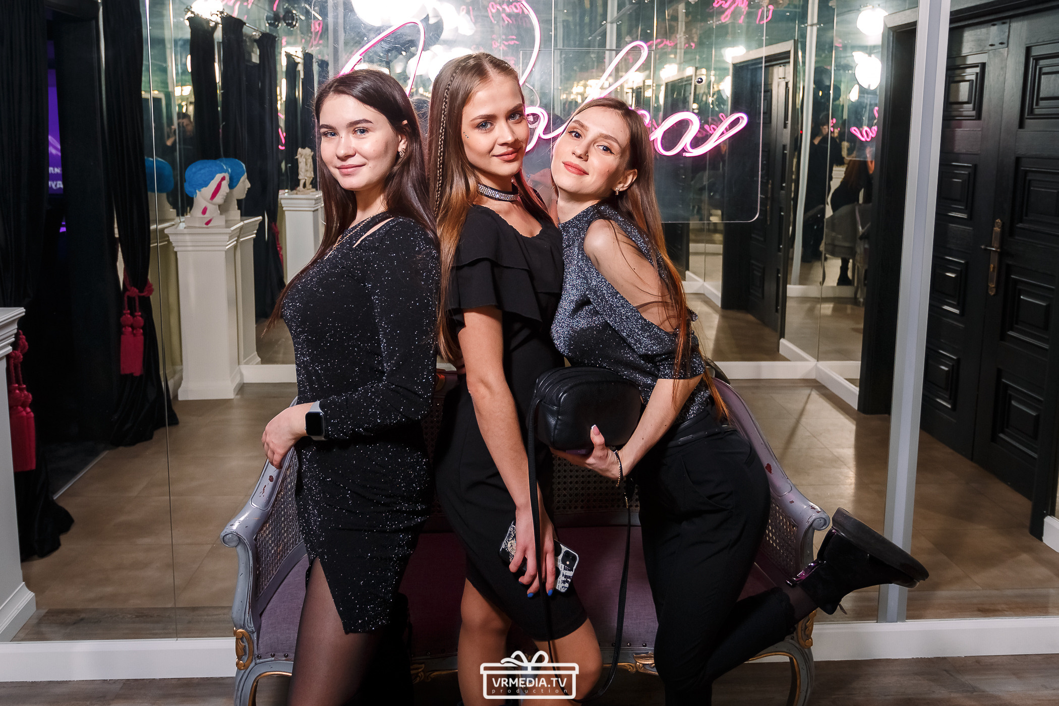 Merry Christmas в караоке-баре «Volna»