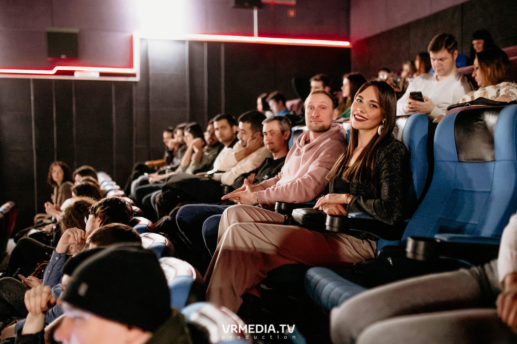 Премьера кемеровского художественного фильма «Чёрное эхо» в кинотеатре