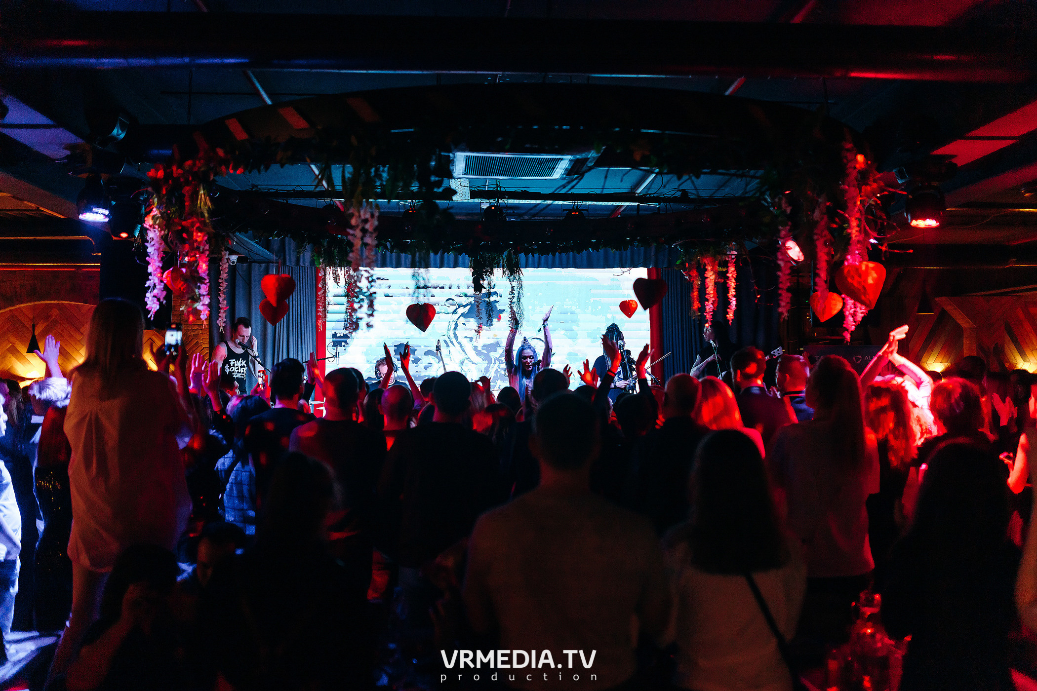 ЛИNДА в гриль-баре «Жара»