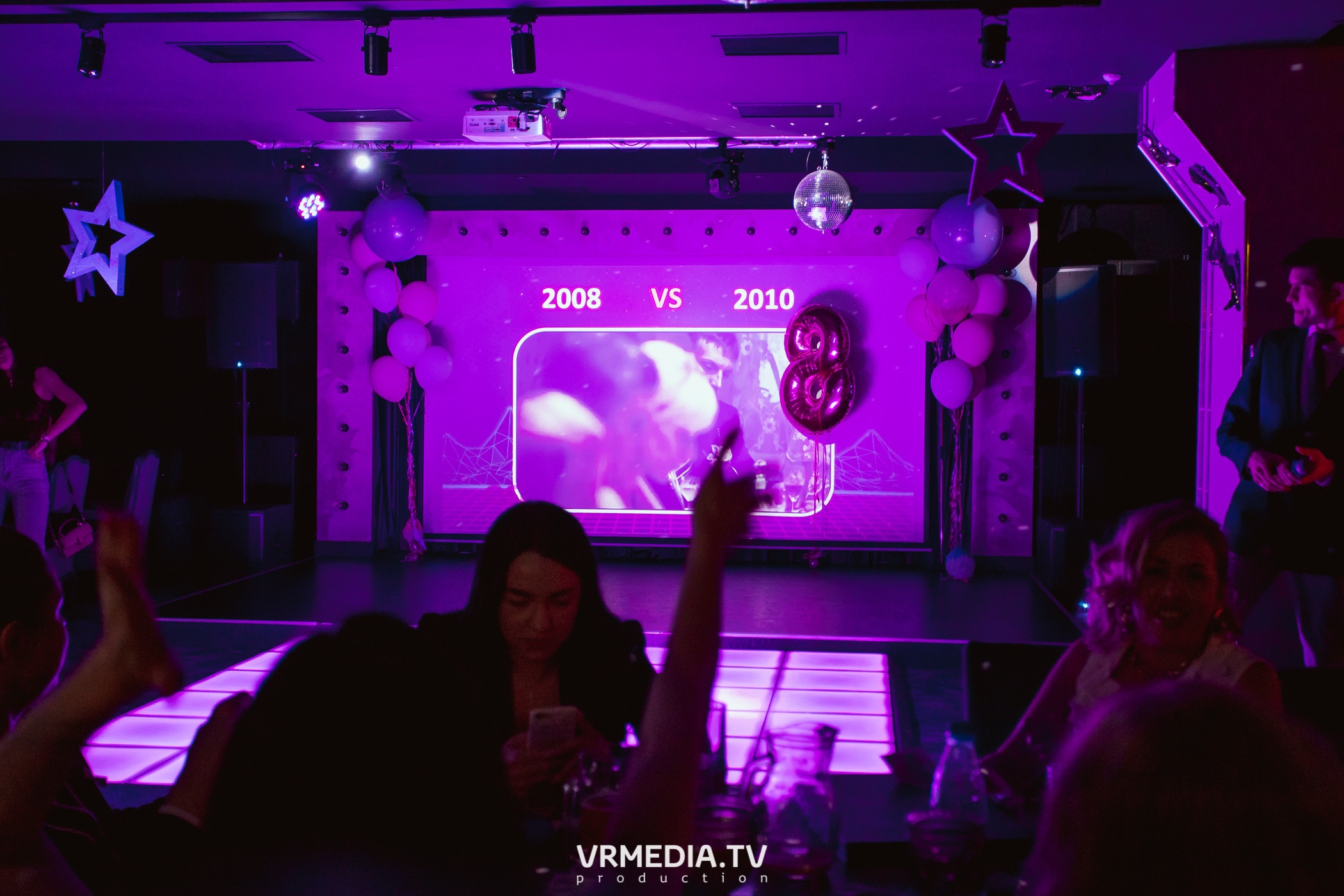 Международный женский день в караоке-баре «Volna»