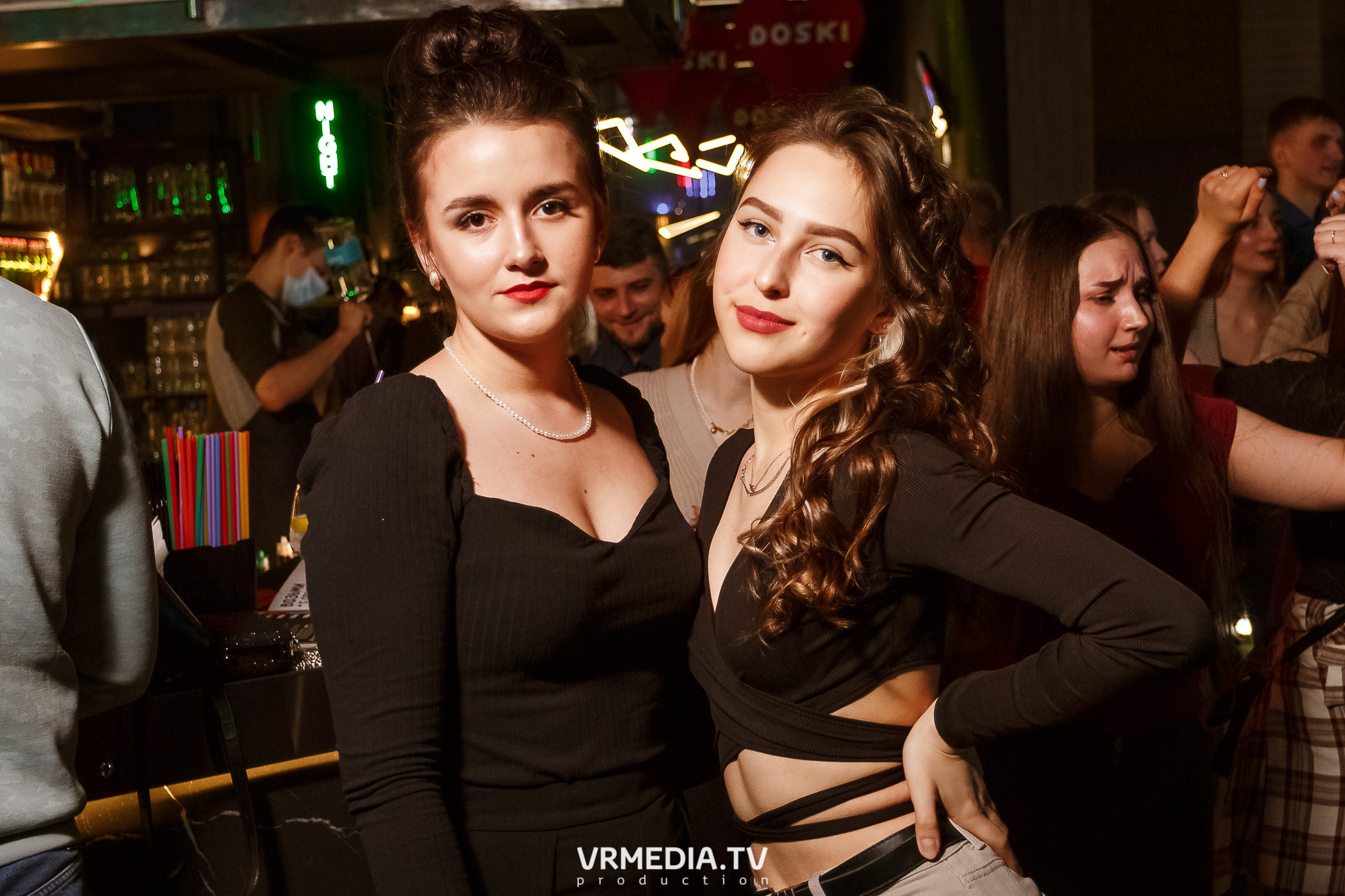 Выходные в баре «DOSKI»