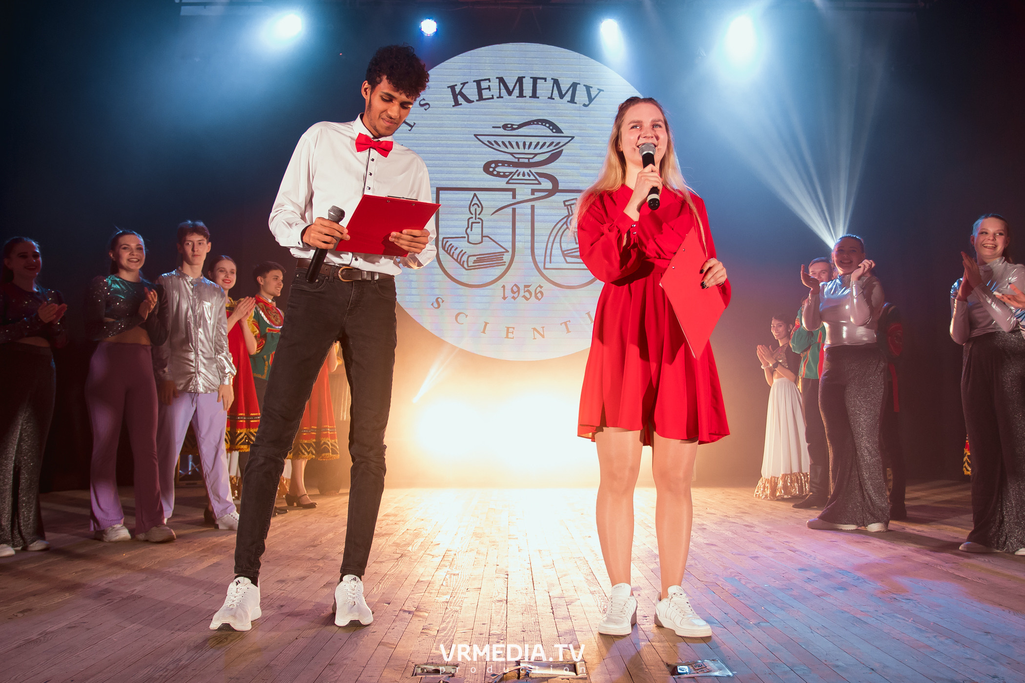 Гала-концерт фестиваля первокурсников «Давай Знакомиться» в КемГМУ