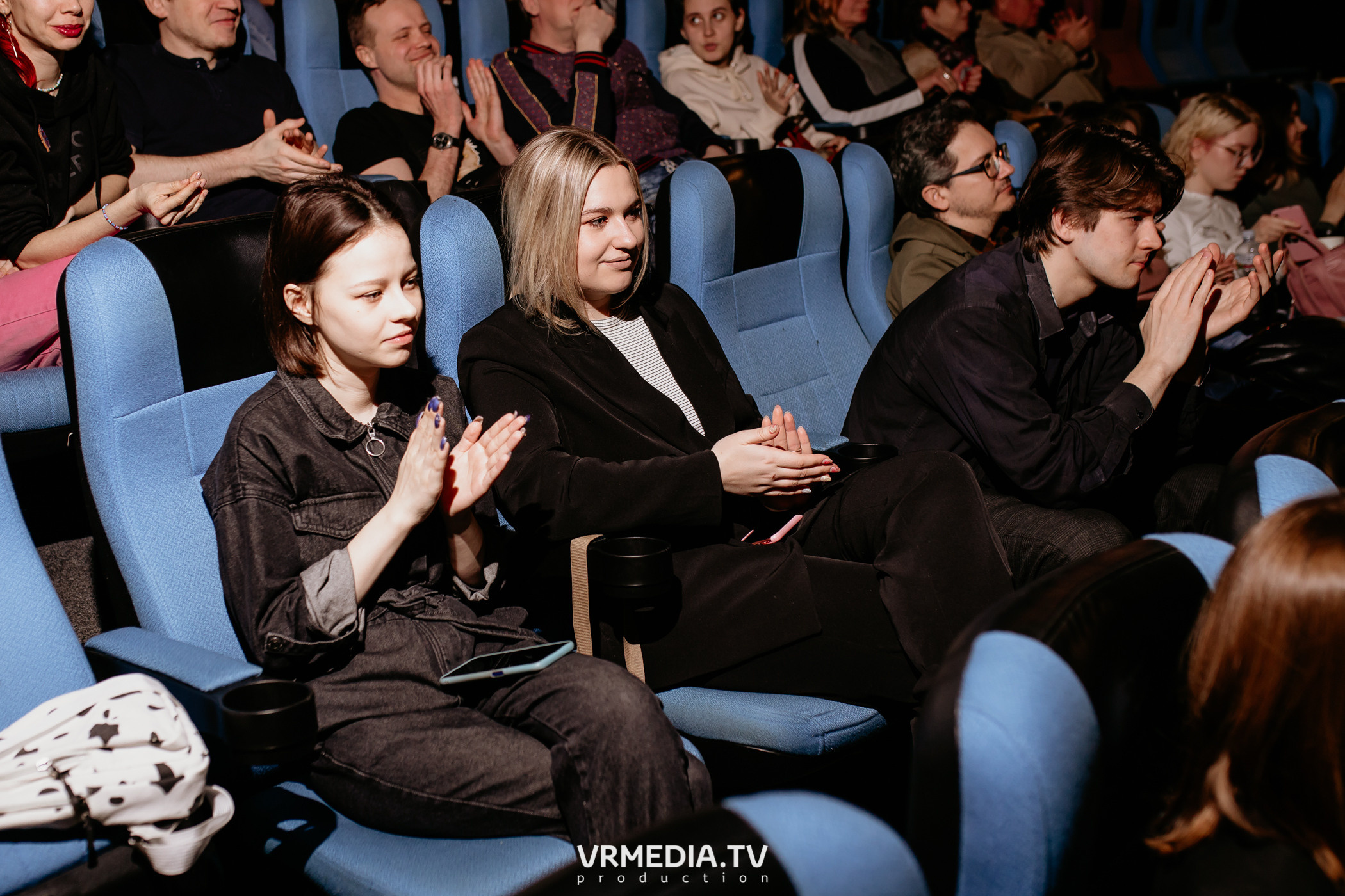 Премьера кемеровского художественного фильма «Чёрное эхо» в кинотеатре