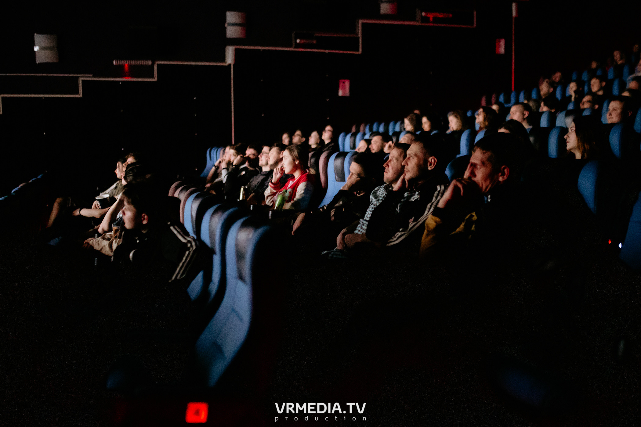Премьера кемеровского художественного фильма «Чёрное эхо» в кинотеатре