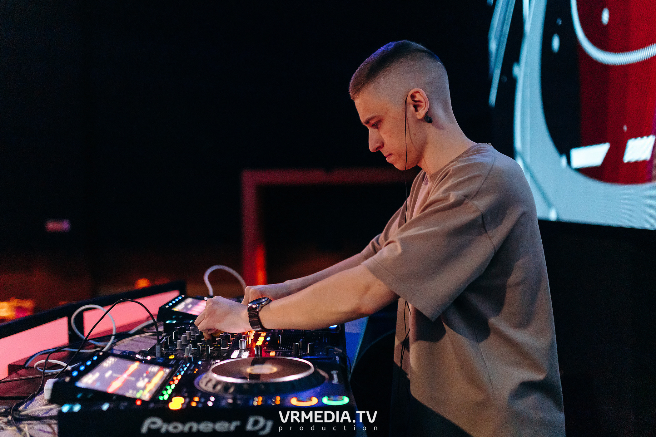 Live Broadcast в ночном клубе «ЭФИР»