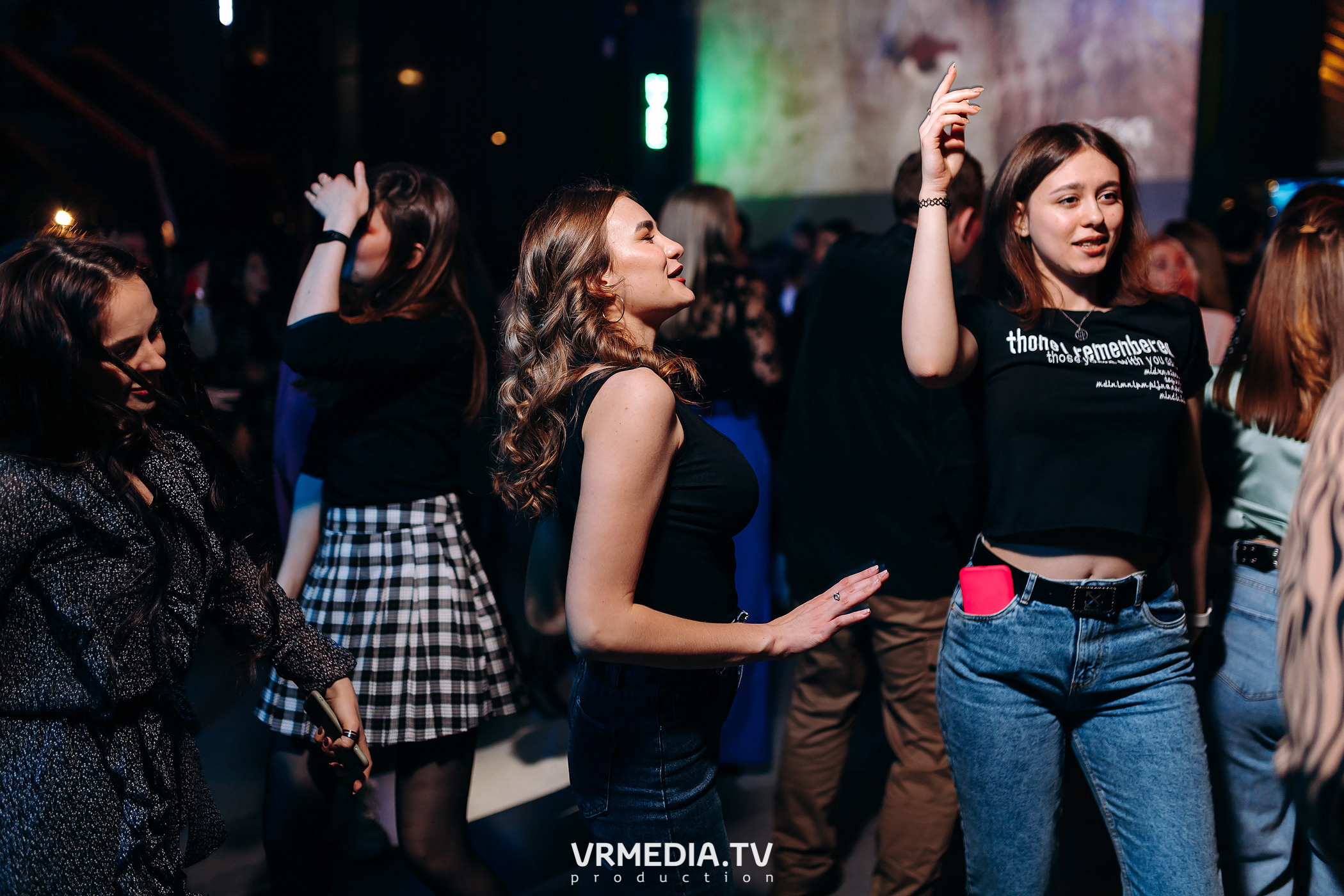 Выходные в баре «DOSKI»