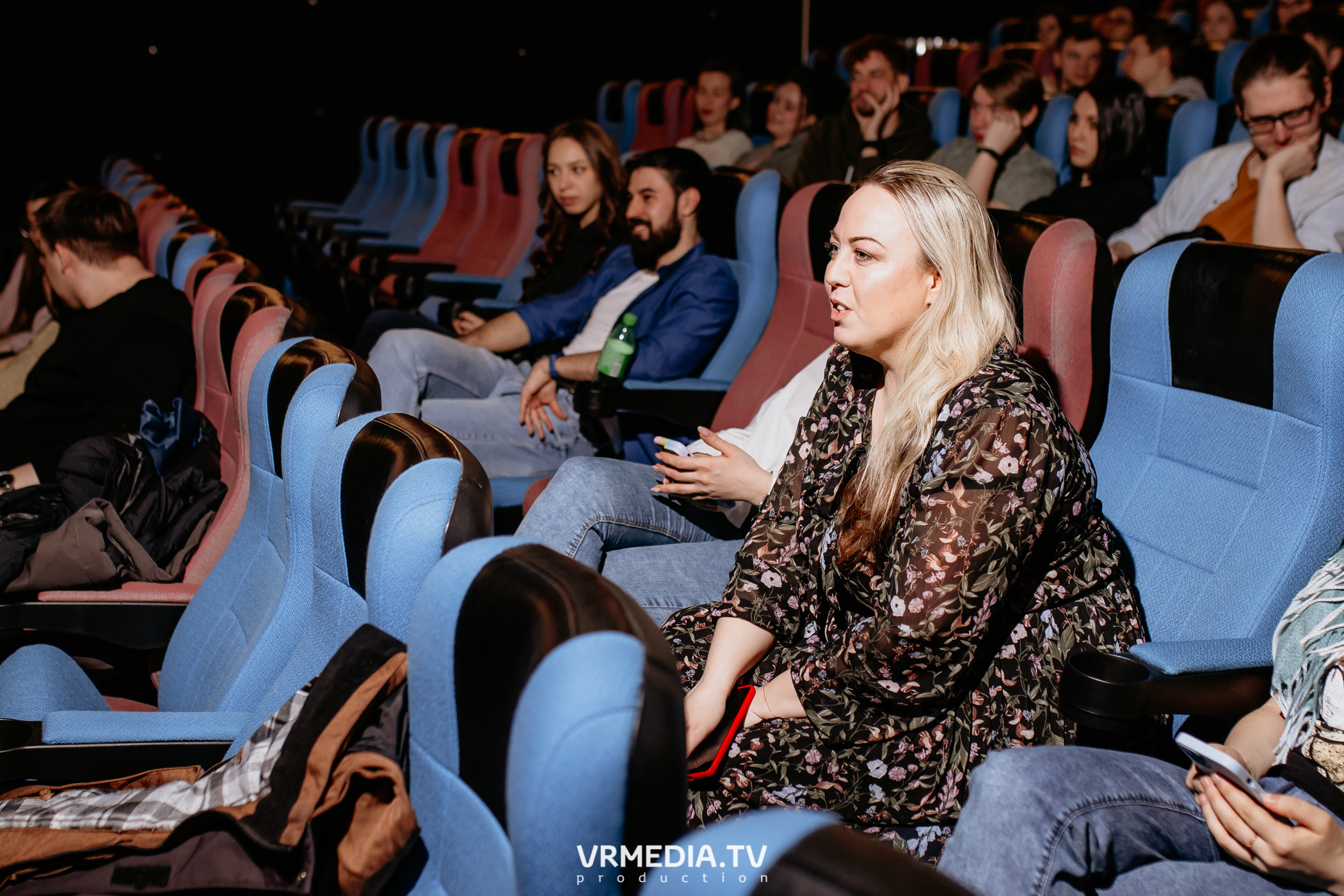 Премьера кемеровского художественного фильма «Чёрное эхо» в кинотеатре
