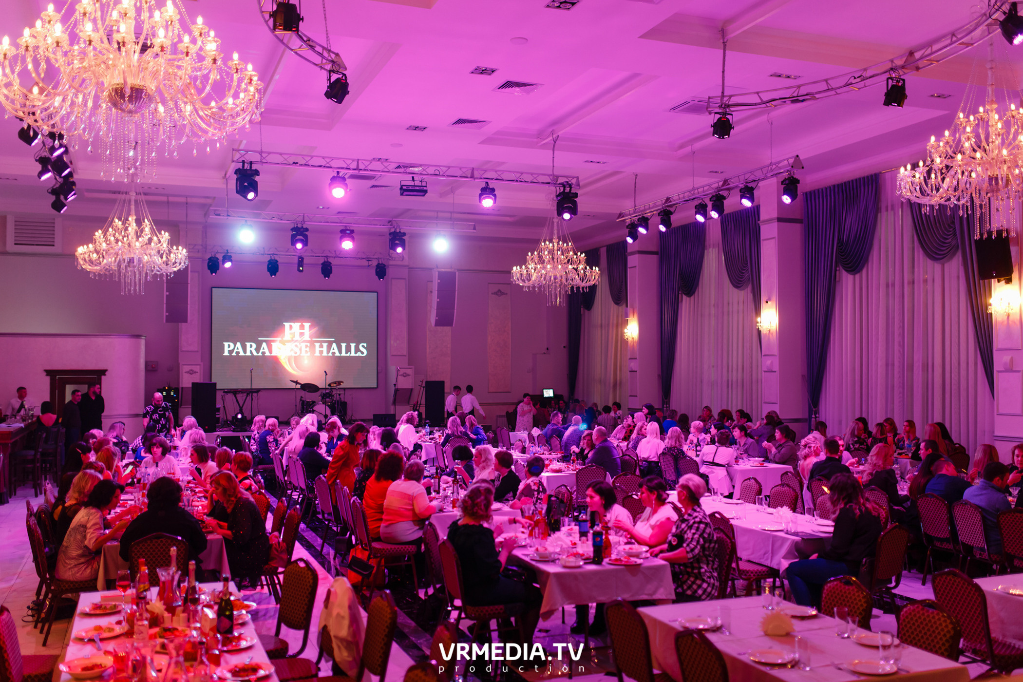 Международный женский день в ресторане «Paradise»