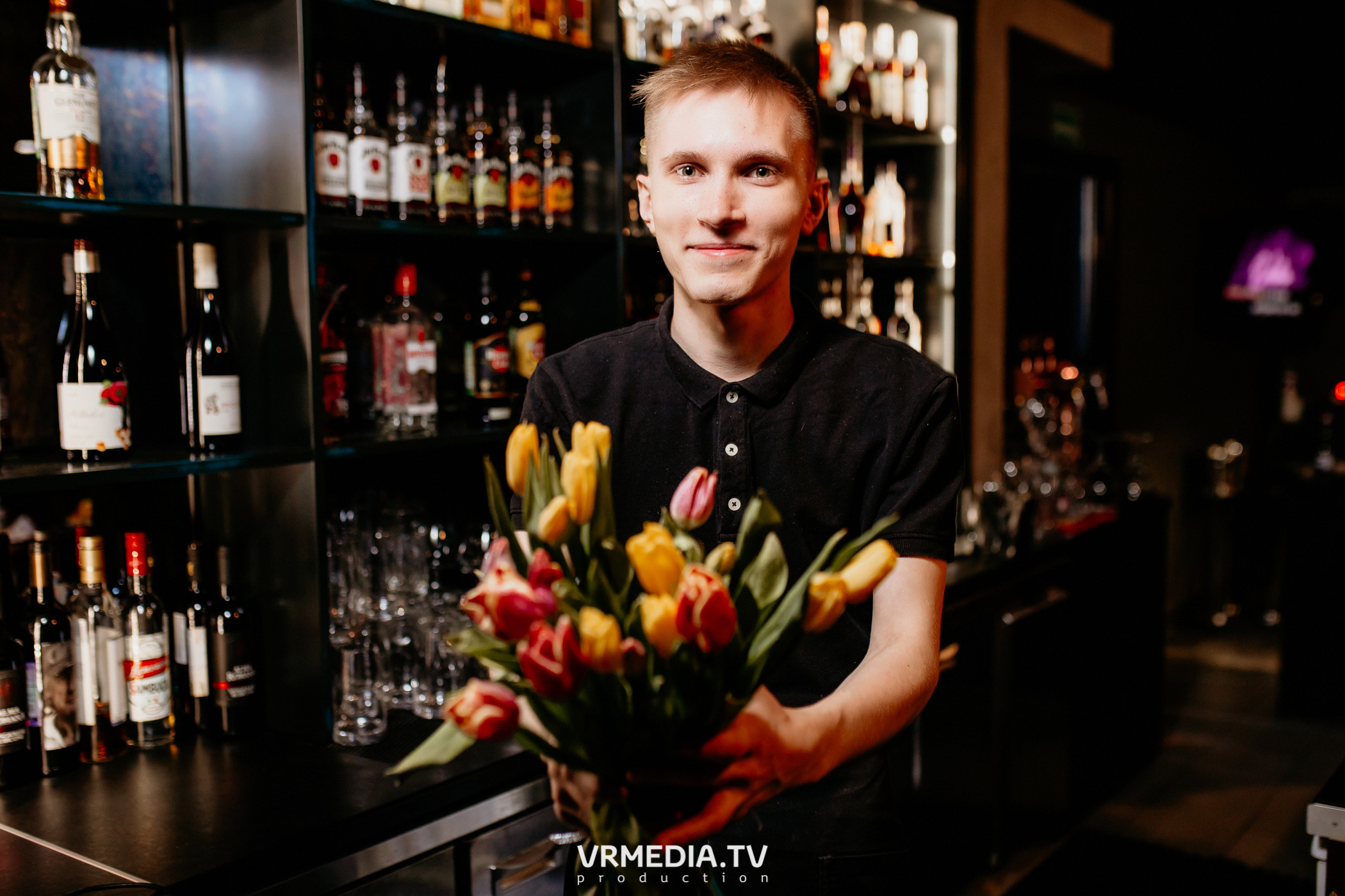 Международный женский день в караоке-баре «Volna»