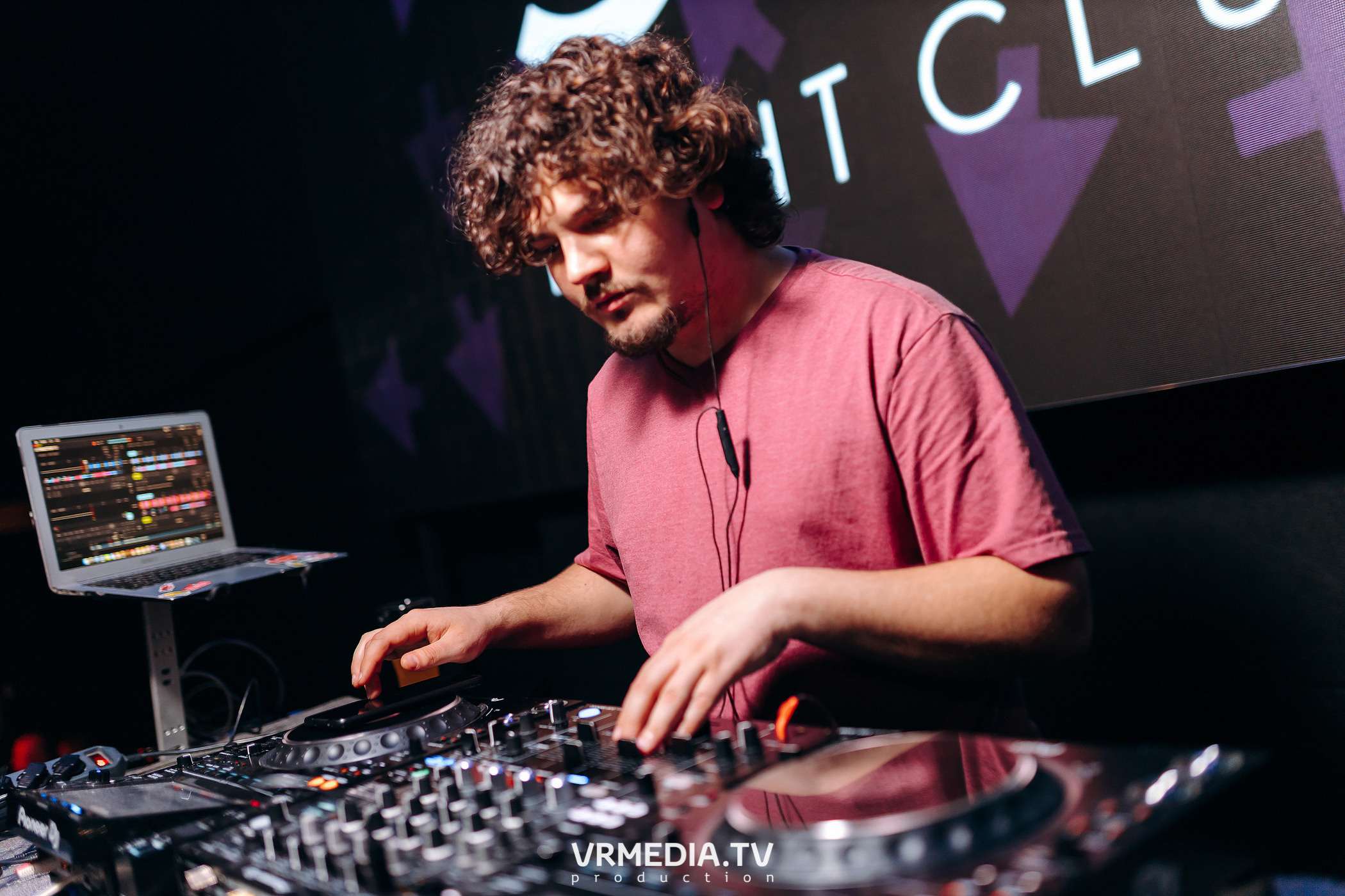 Live Broadcast в ночном клубе «ЭФИР»