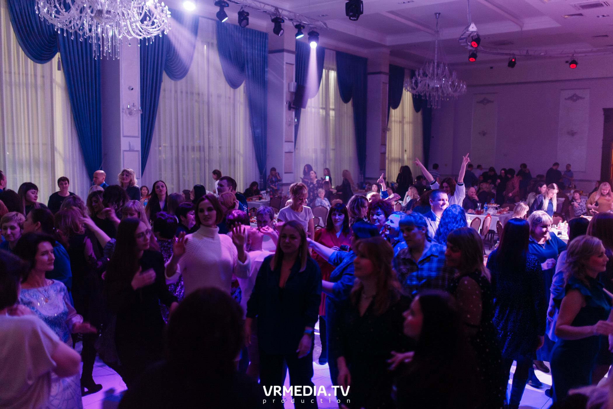 Международный женский день в ресторане «Paradise»