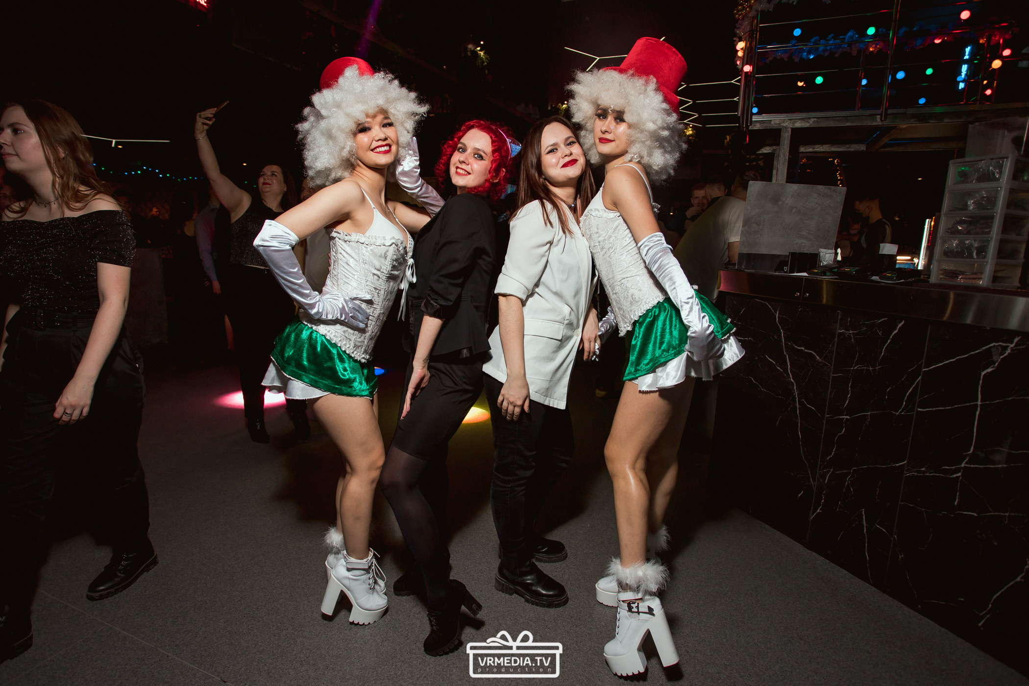 Новогодняя ночь в баре «DOSKI»