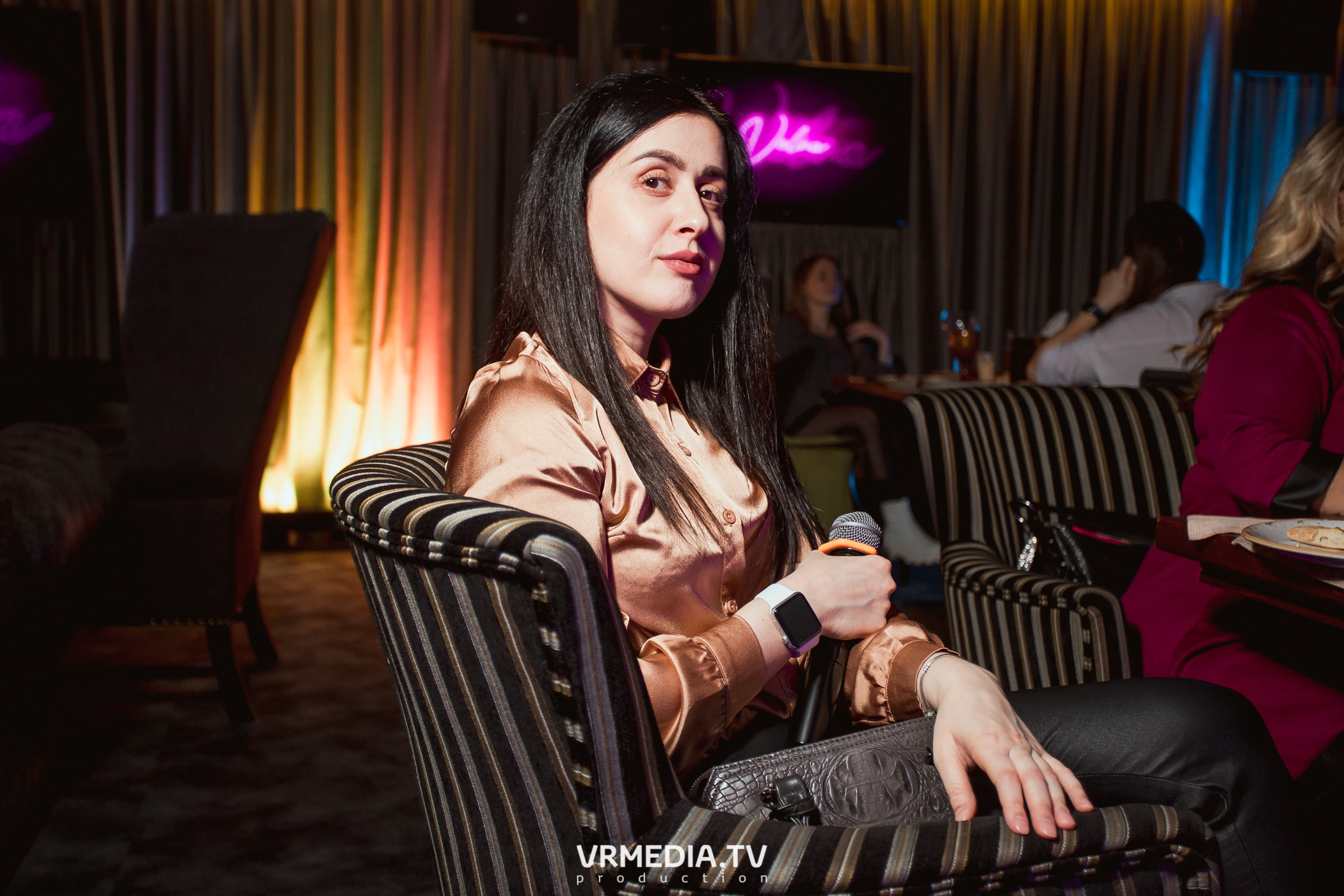 Международный женский день в караоке-баре «Volna»