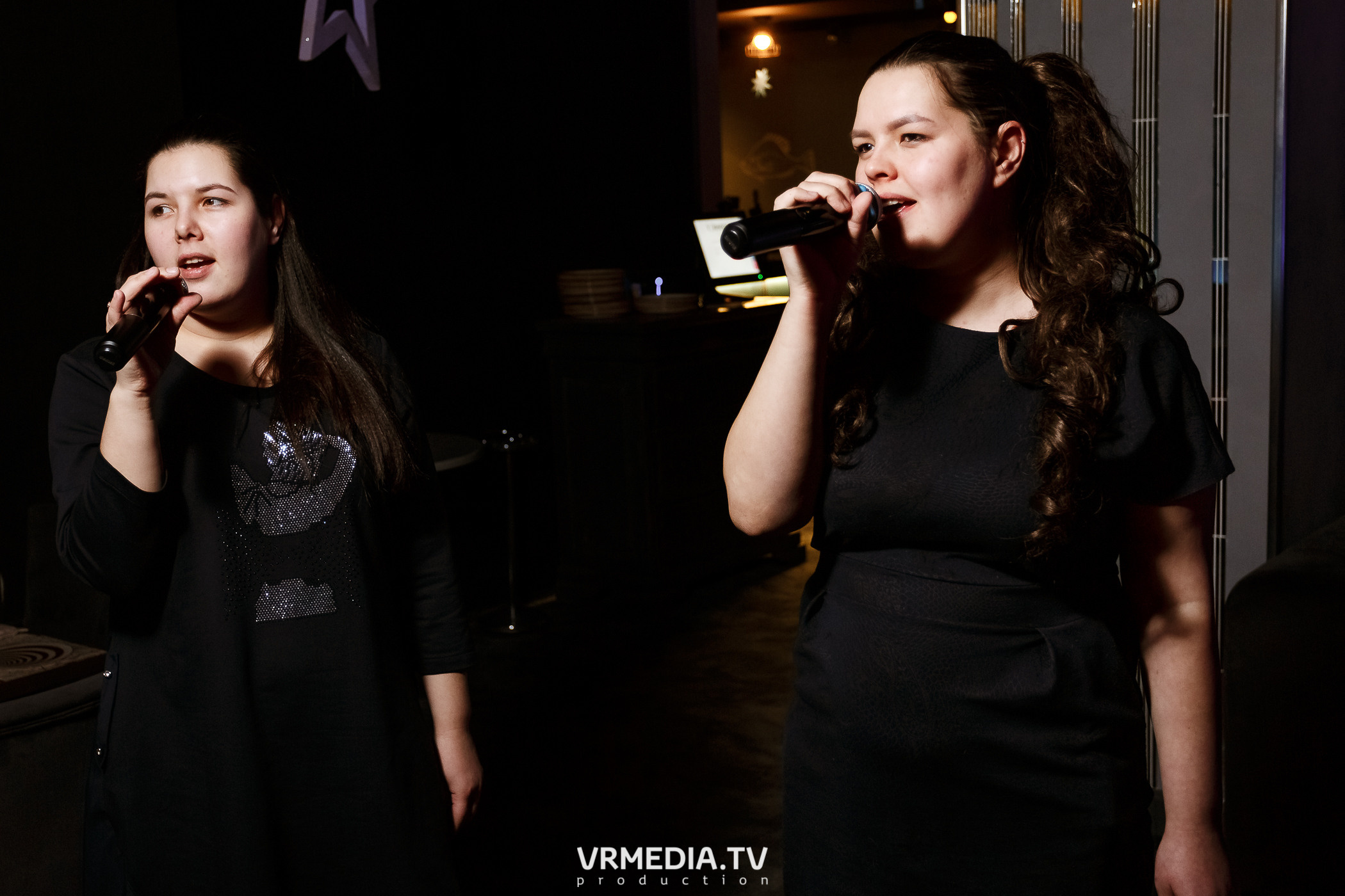 Выходные в караоке-баре «Volna»