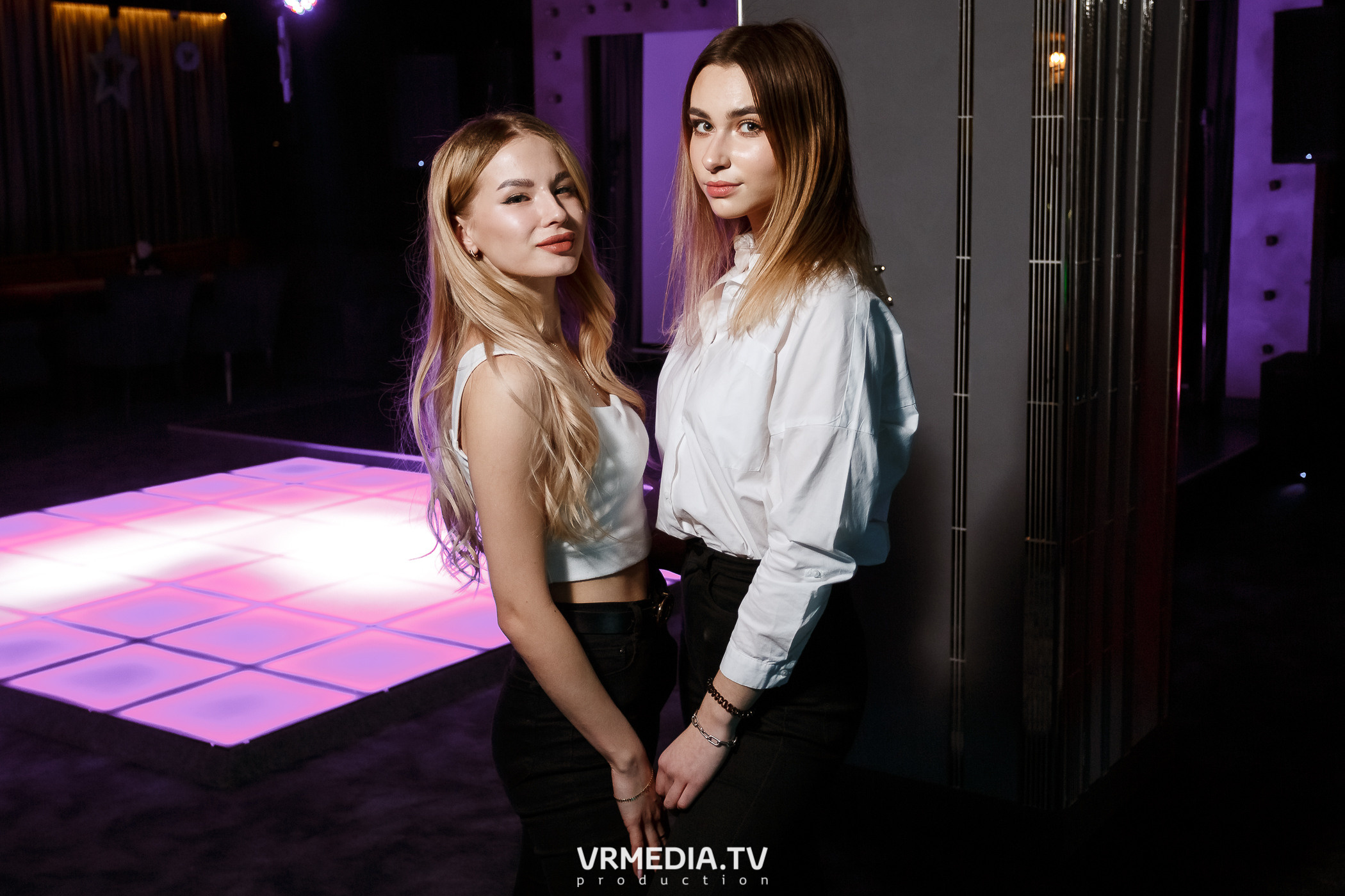 Выходные в караоке-баре «Volna»