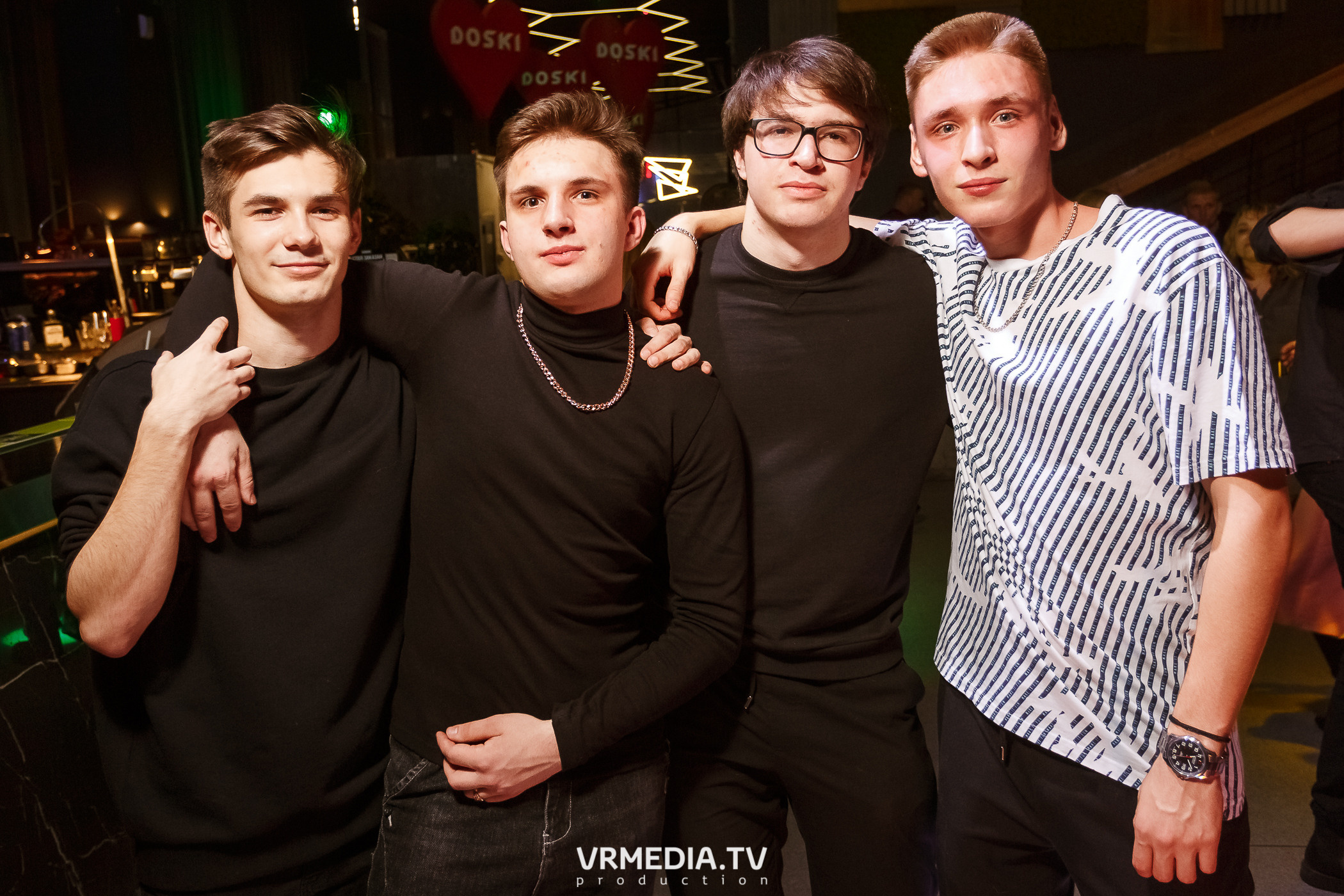 Выходные в баре «DOSKI»