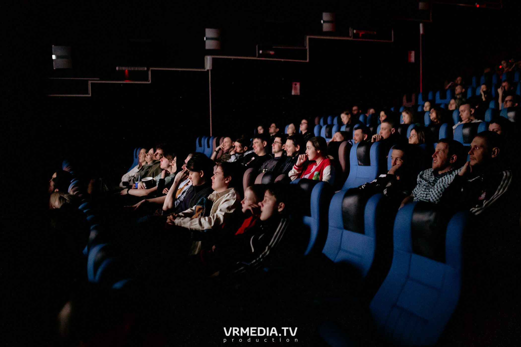 Премьера кемеровского художественного фильма «Чёрное эхо» в кинотеатре