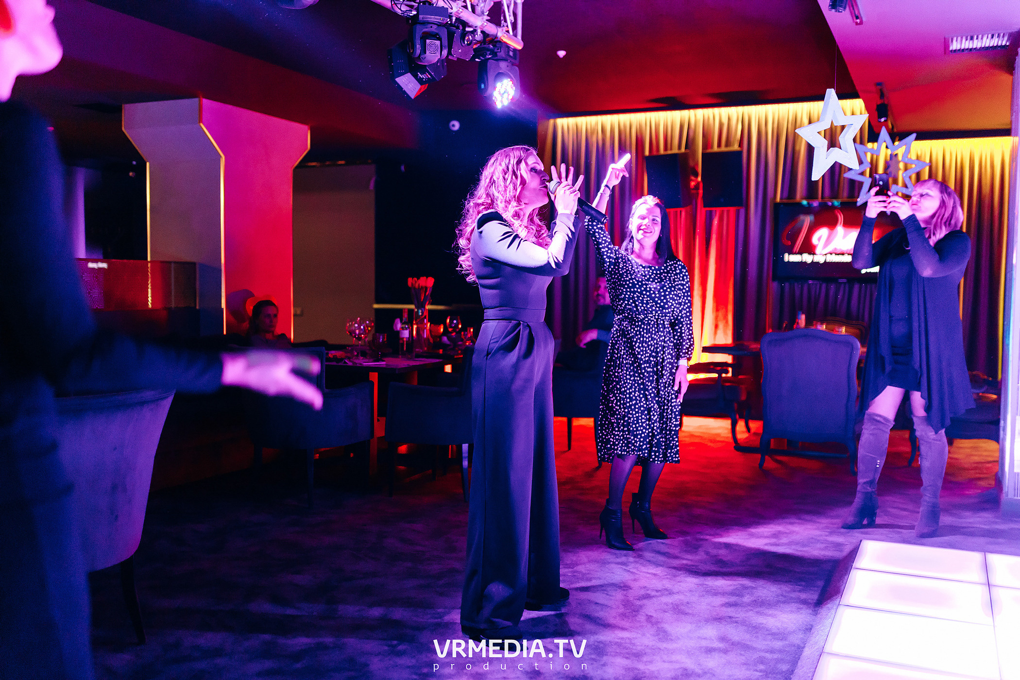 Выходные в караоке-баре «Volna»