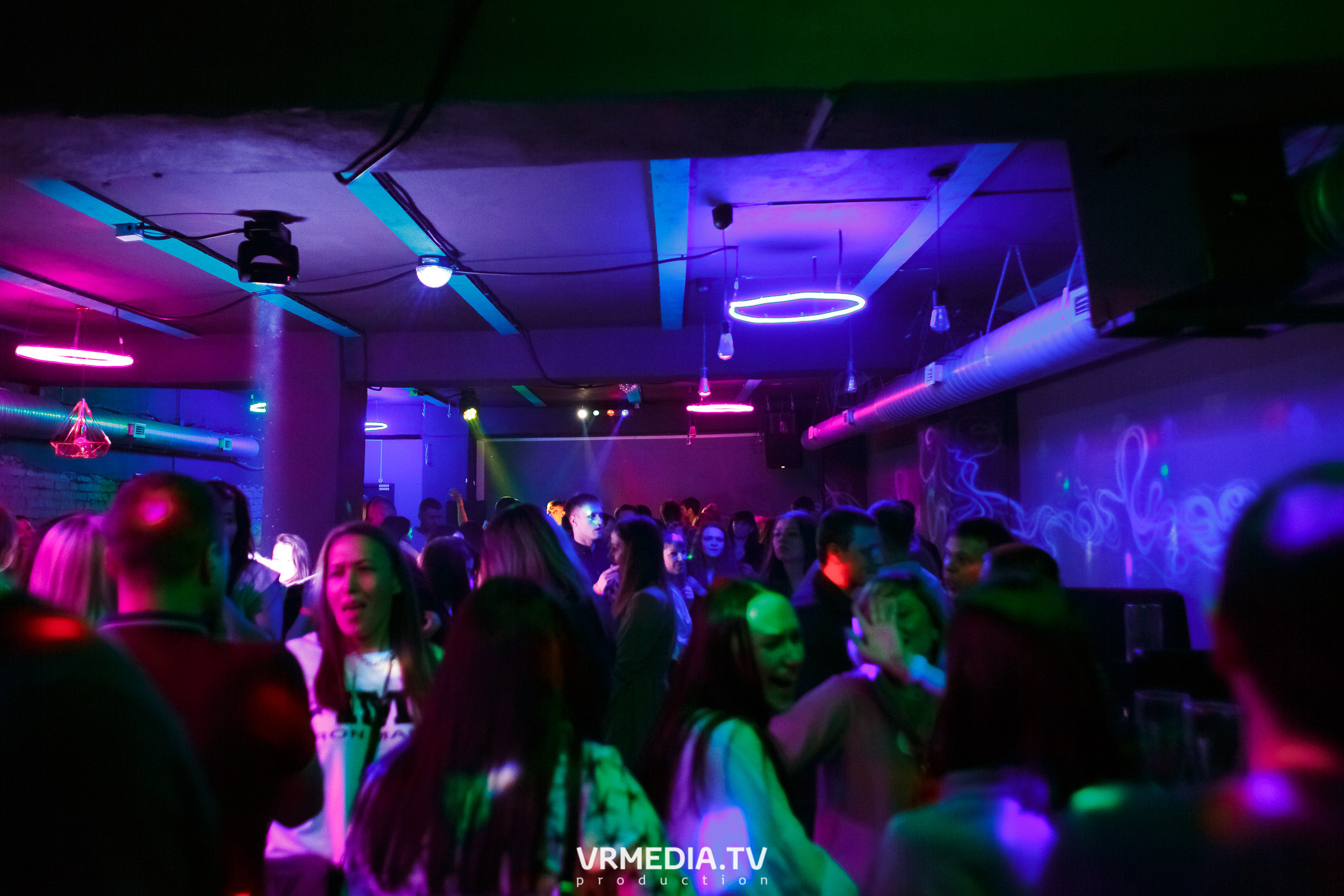 Международный женский день в баре «BORODA»