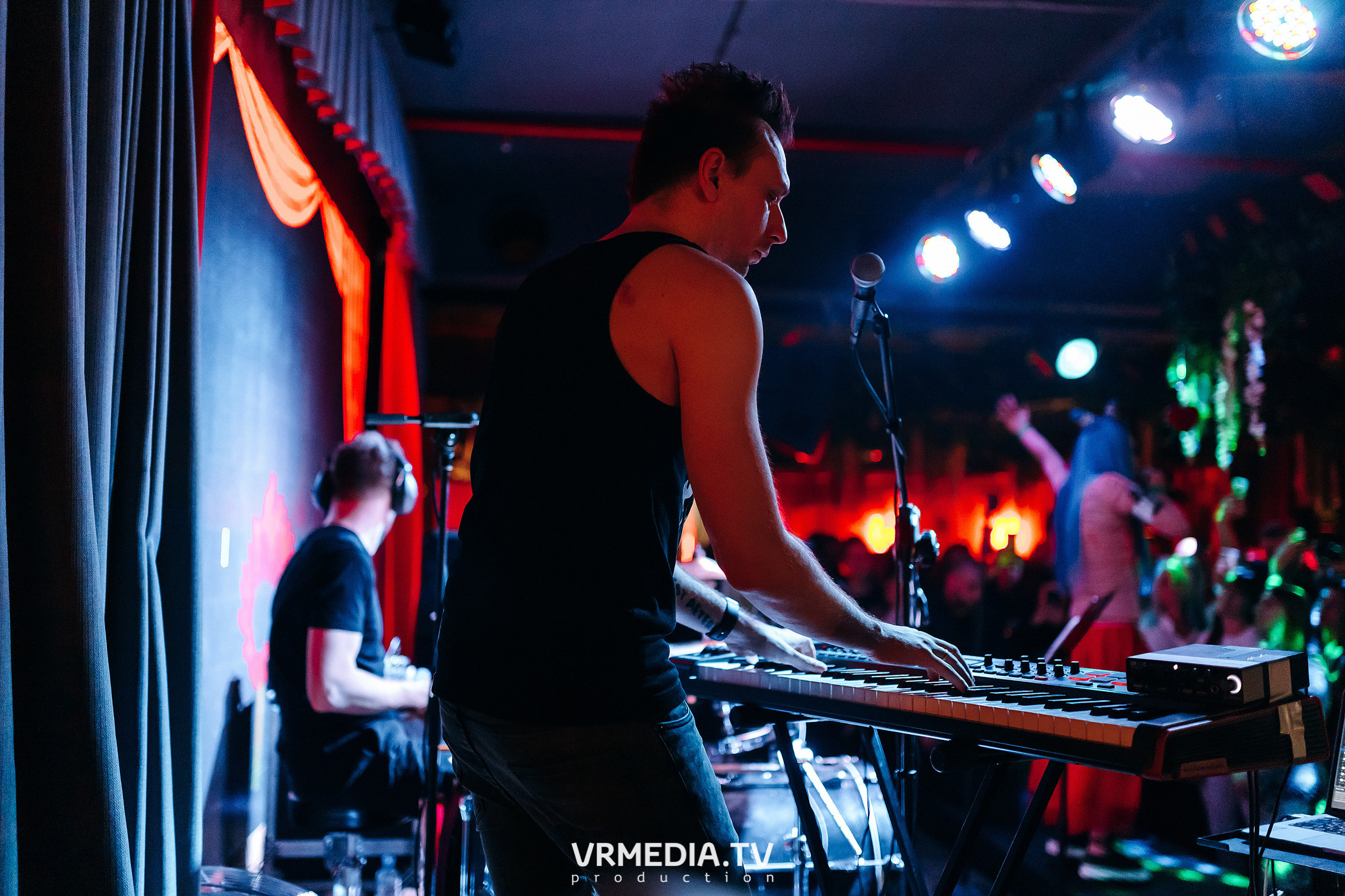 ЛИNДА в гриль-баре «Жара»