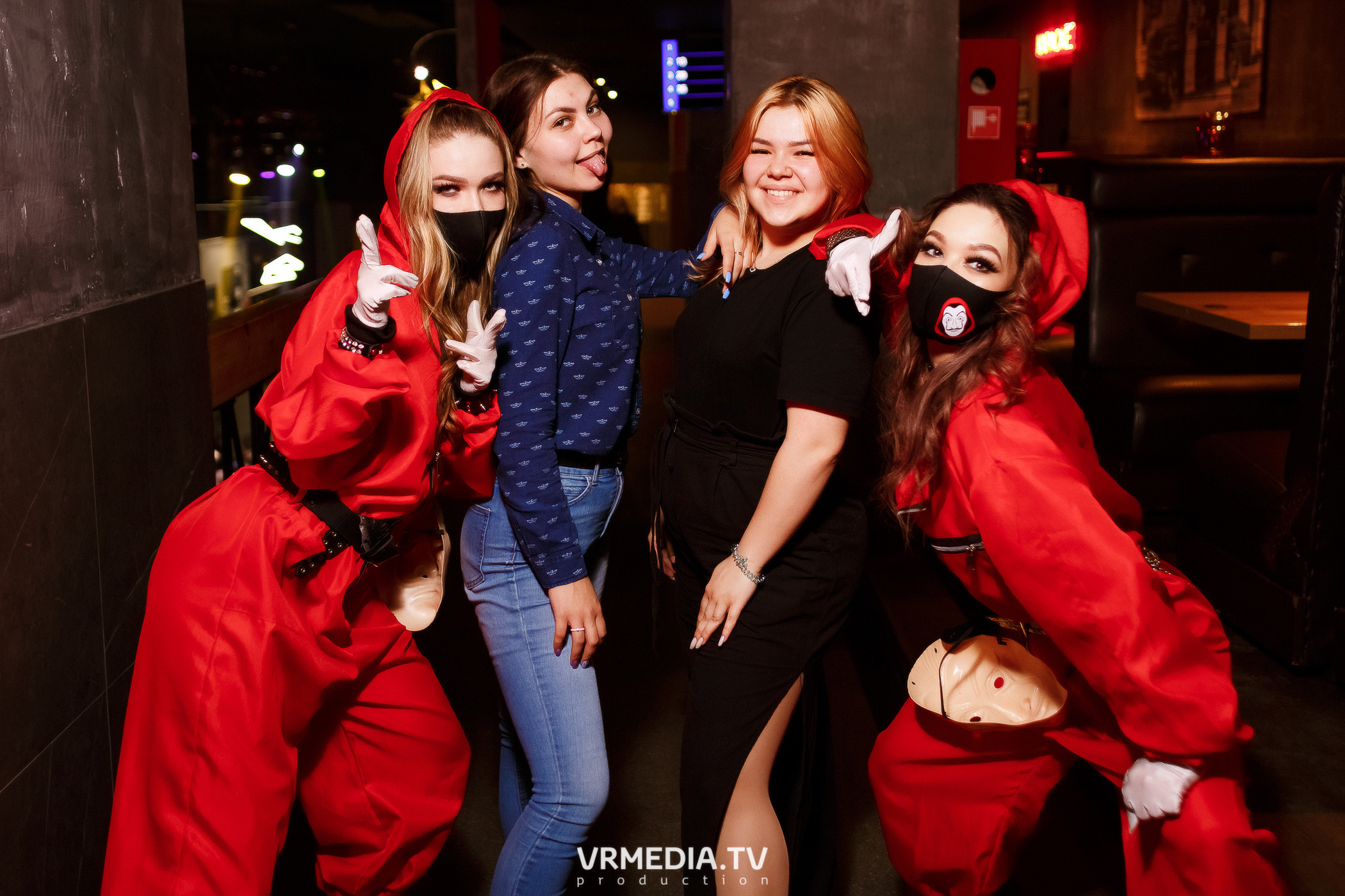 Выходные в баре «DOSKI»