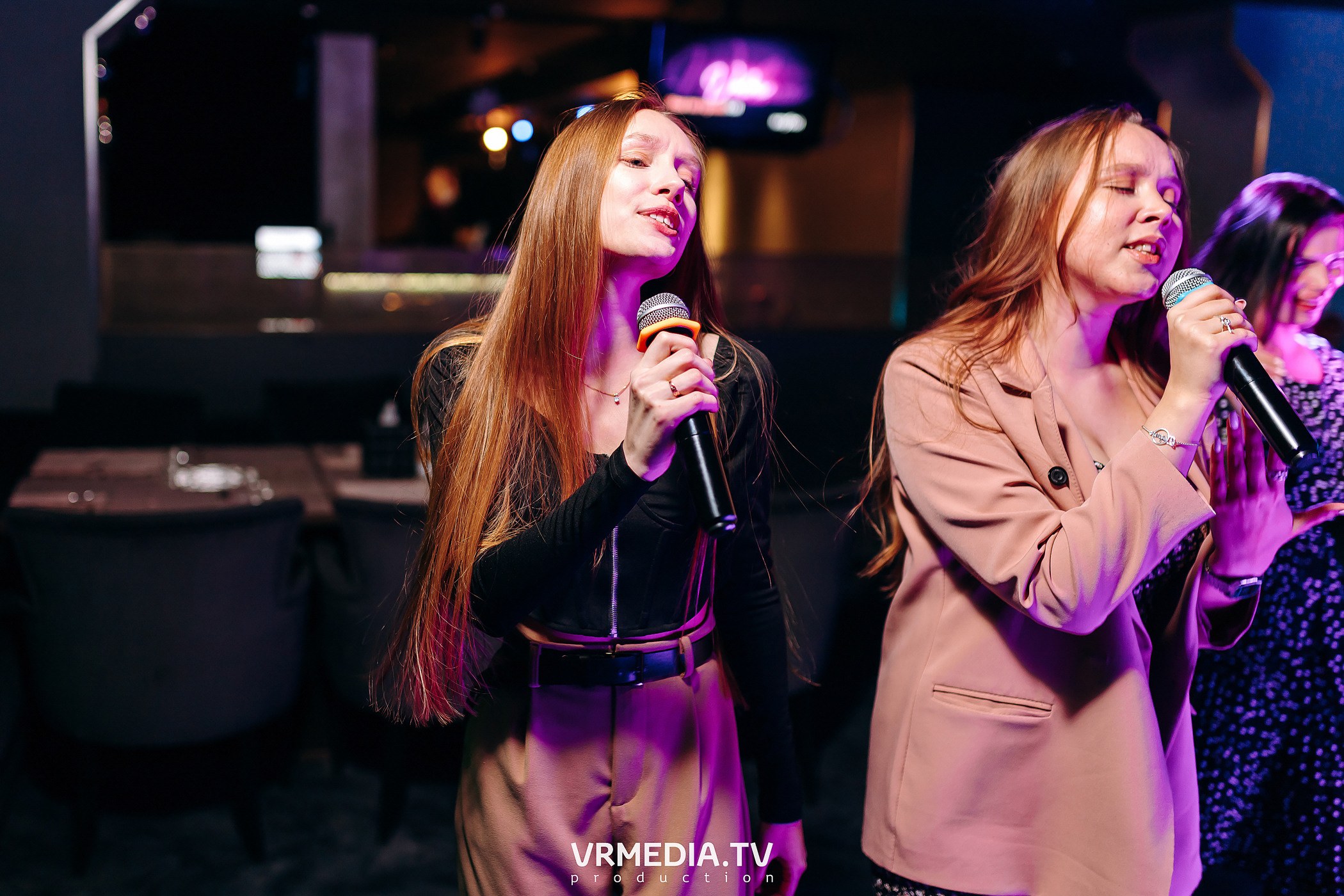 Выходные в караоке-баре «Volna»