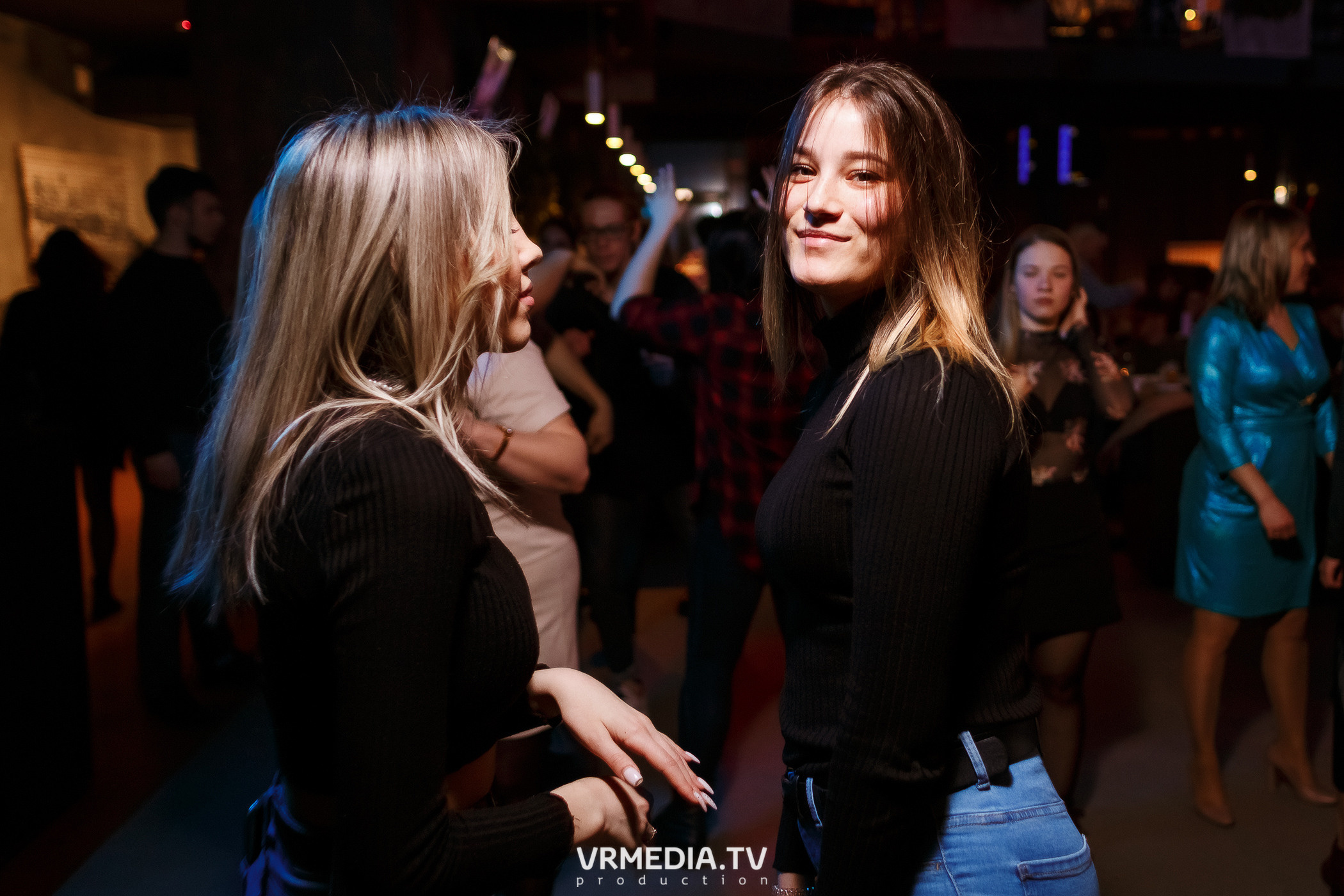 Выходные в баре «DOSKI»