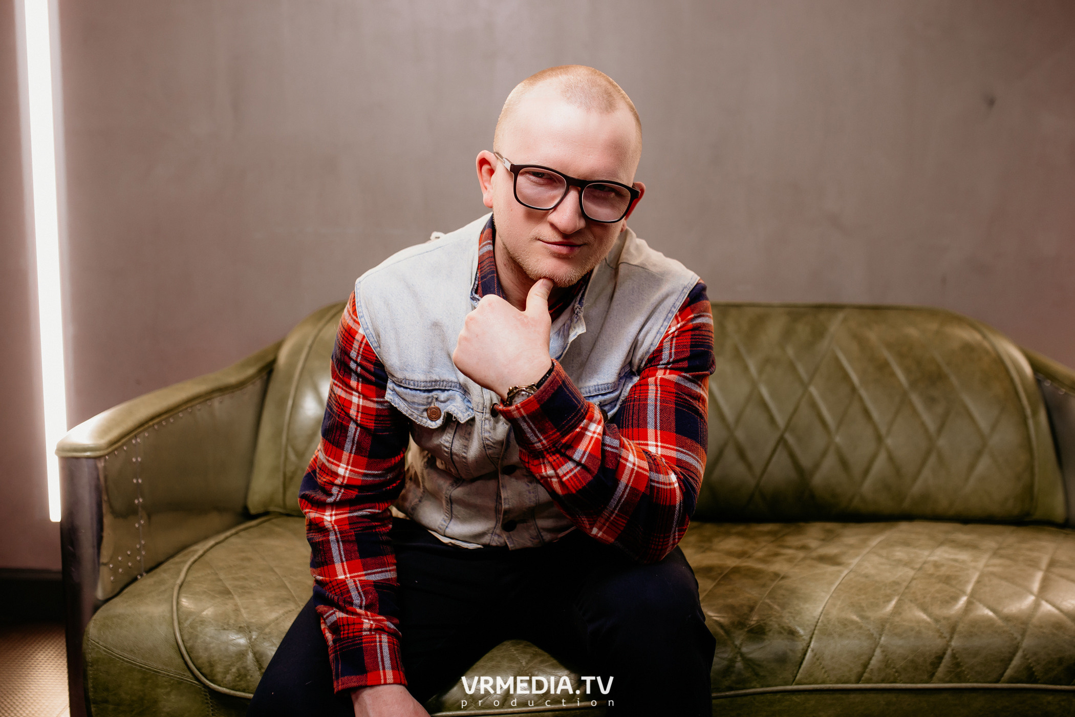 Международный женский день в караоке-баре «Volna»