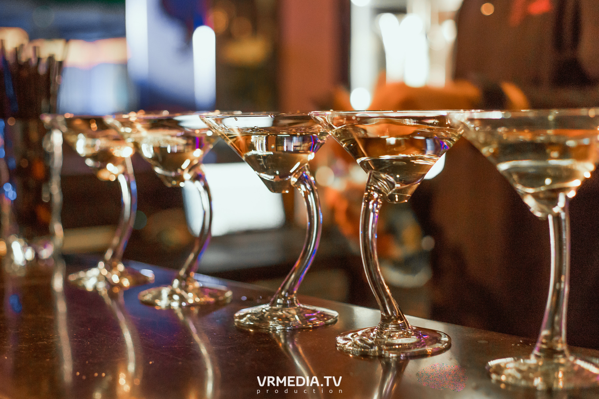 Международный женский день в караоке-баре «Volna»