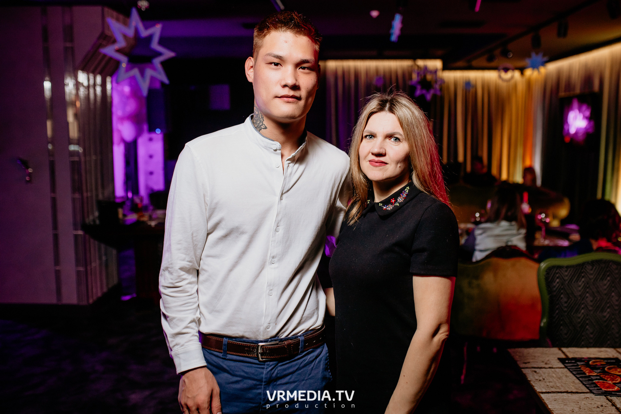 Международный женский день в караоке-баре «Volna»