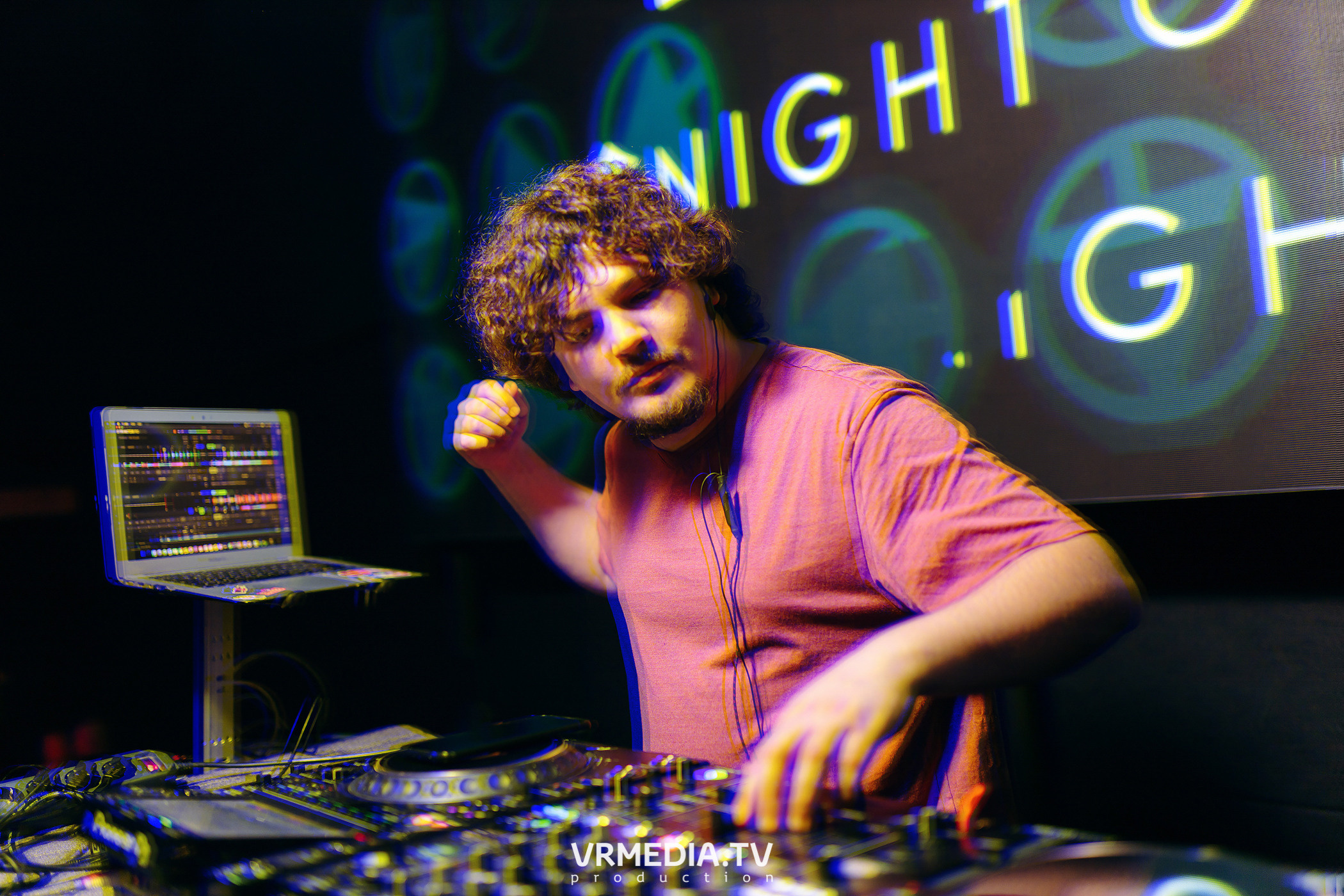 Live Broadcast в ночном клубе «ЭФИР»