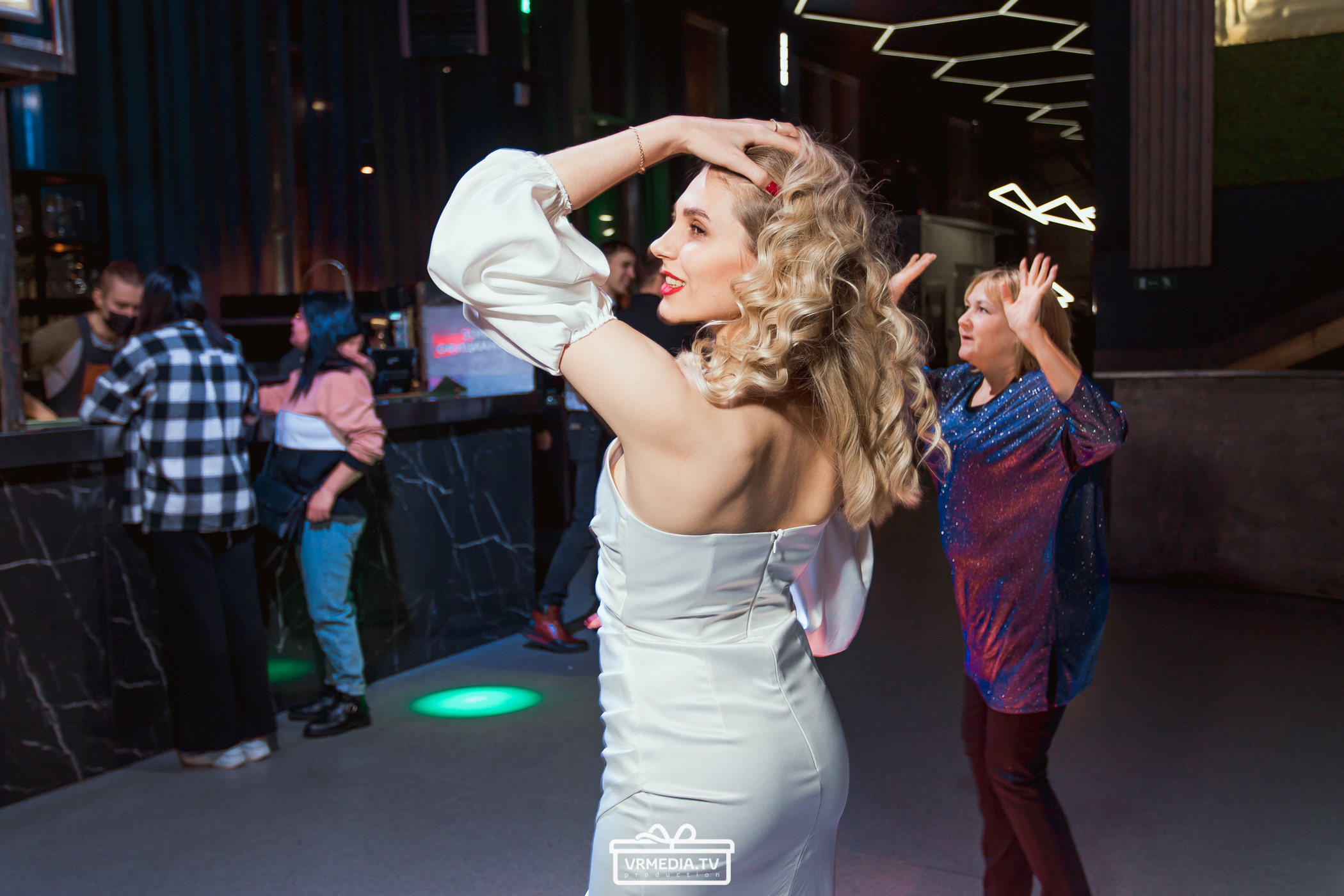 Новогодняя ночь в баре «DOSKI»