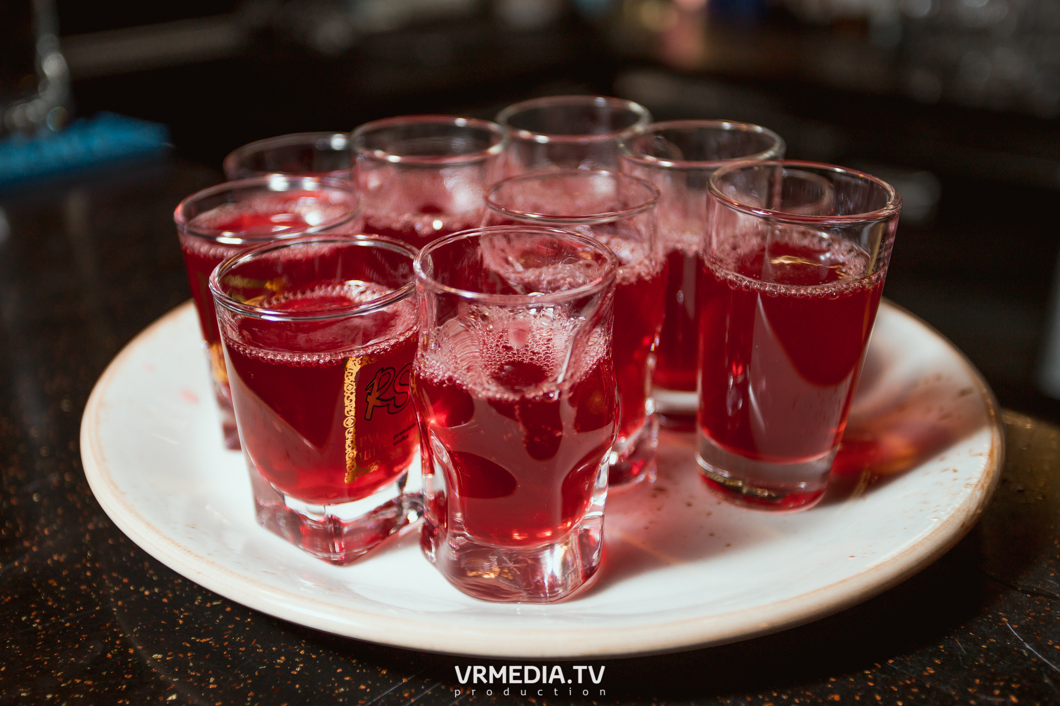 Международный женский день в караоке-баре «Volna»