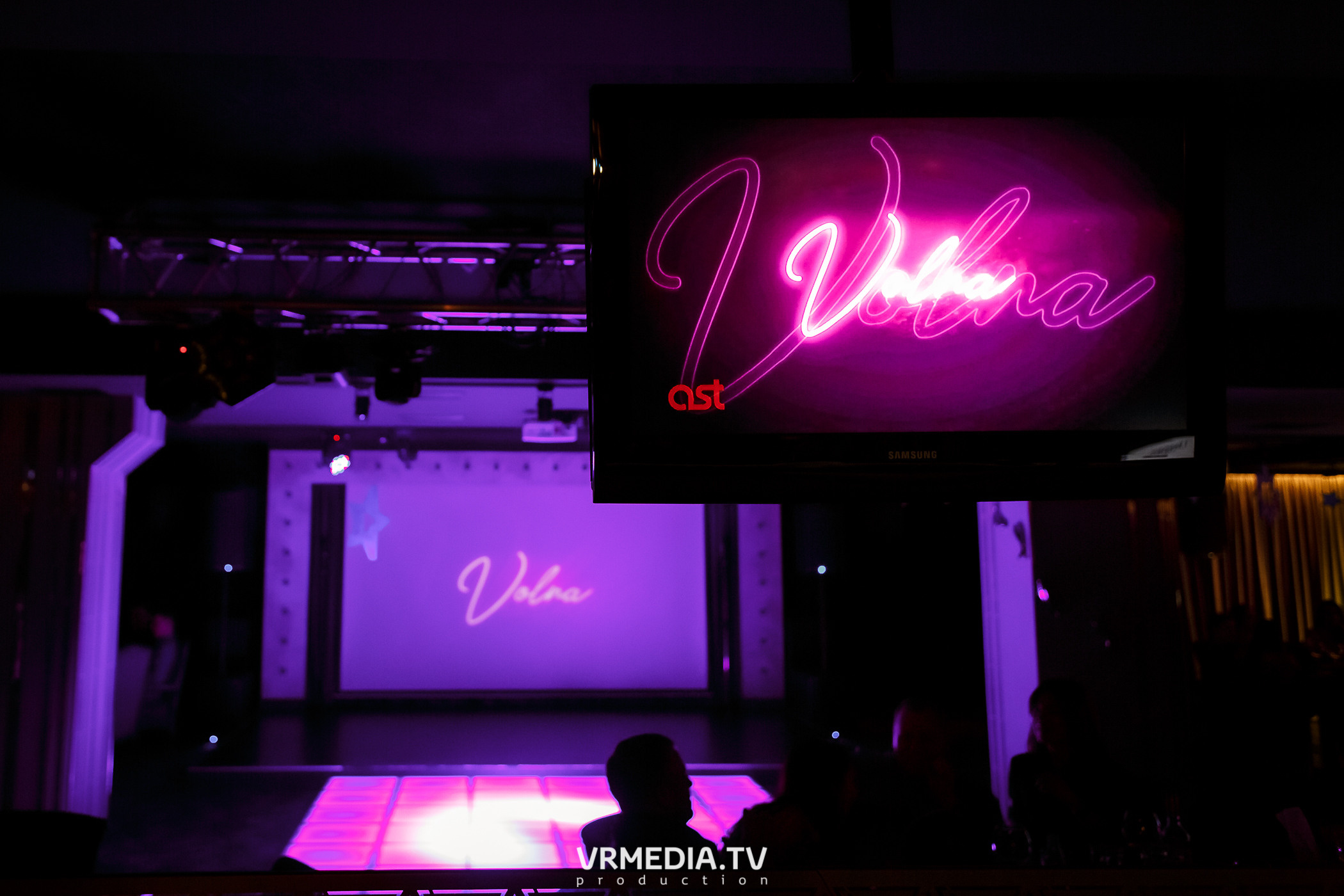 Spring Fever в караоке-баре «Volna»