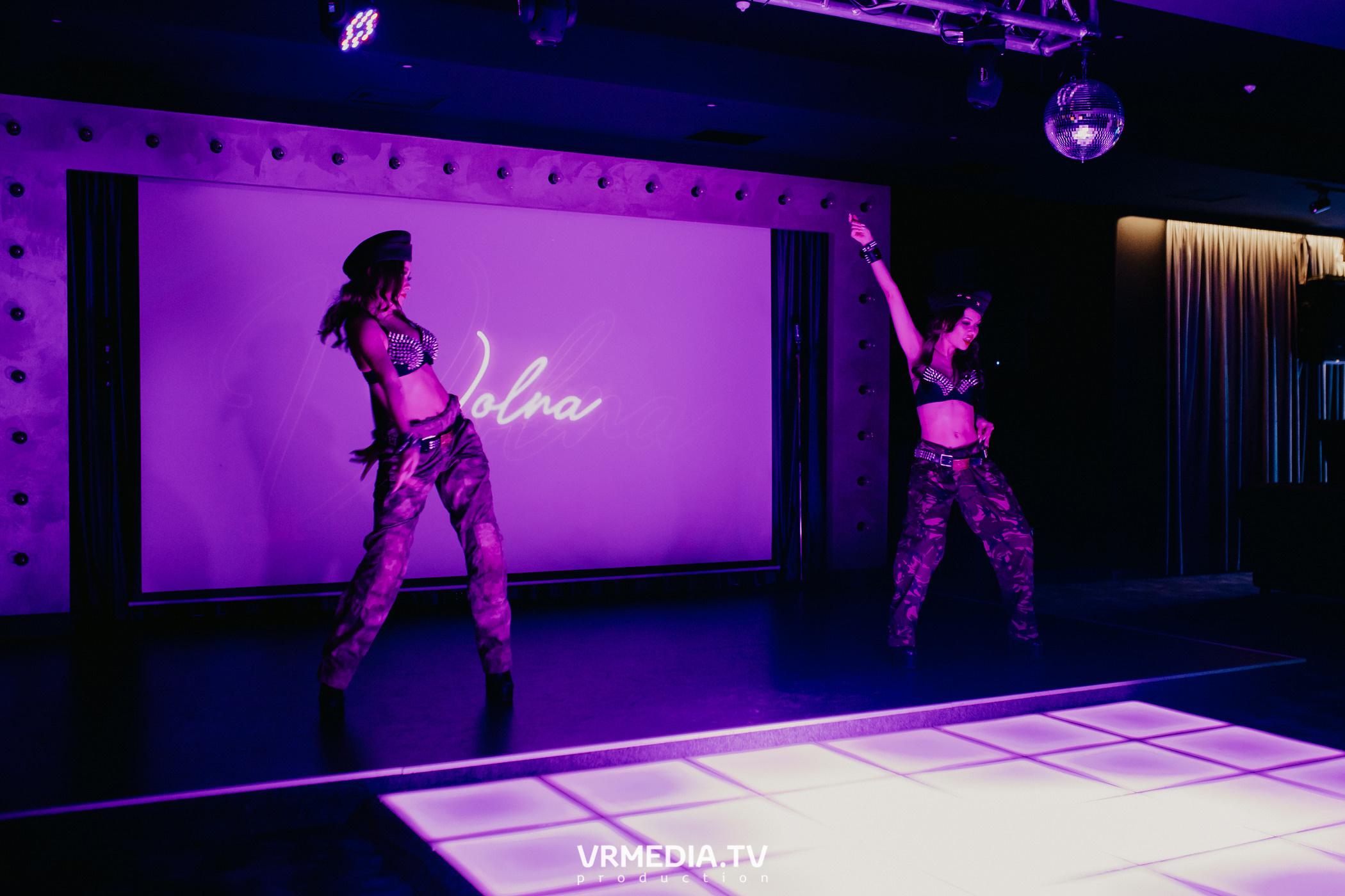 I`m a man в караоке-баре «Volna»