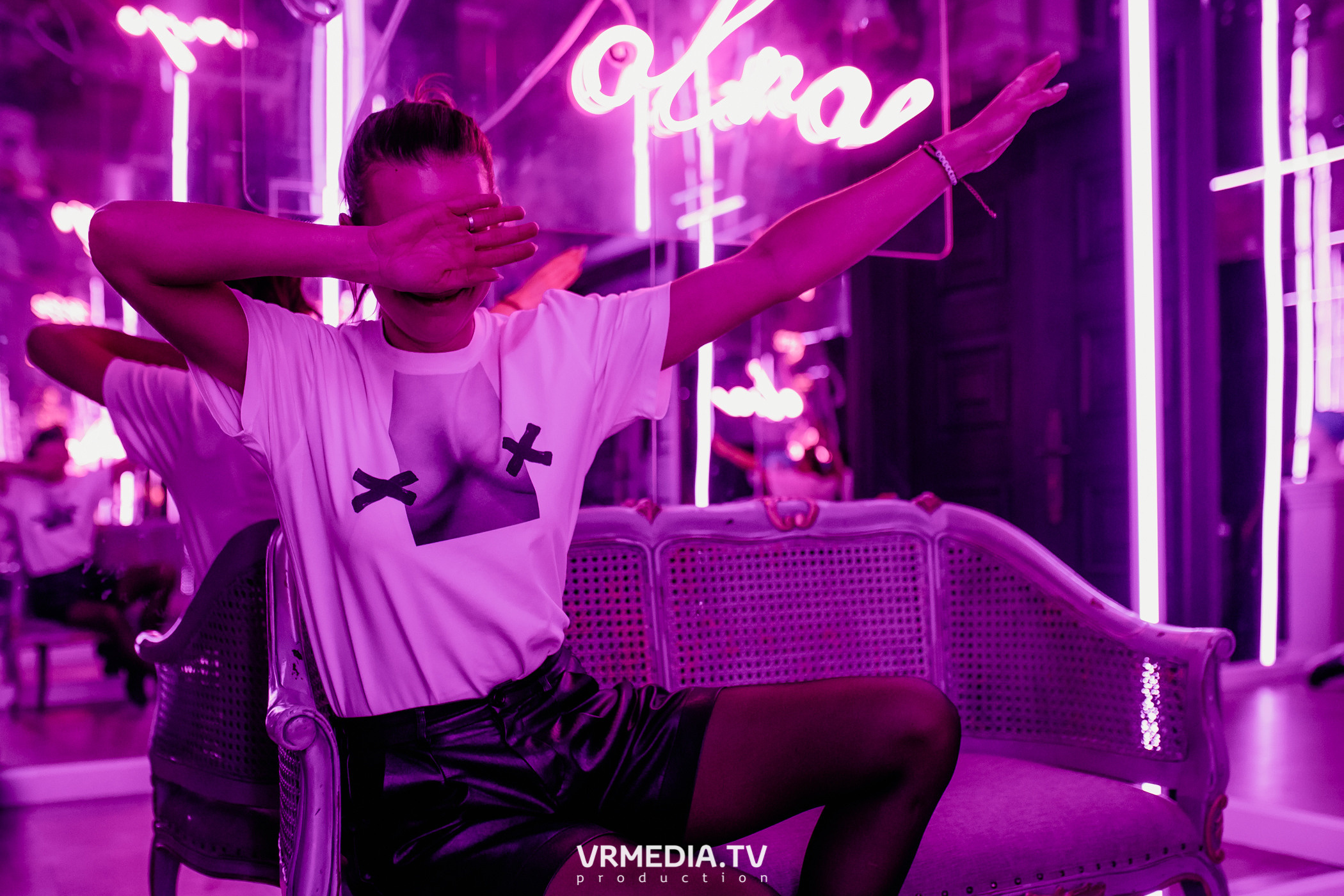 Международный женский день в караоке-баре «Volna»