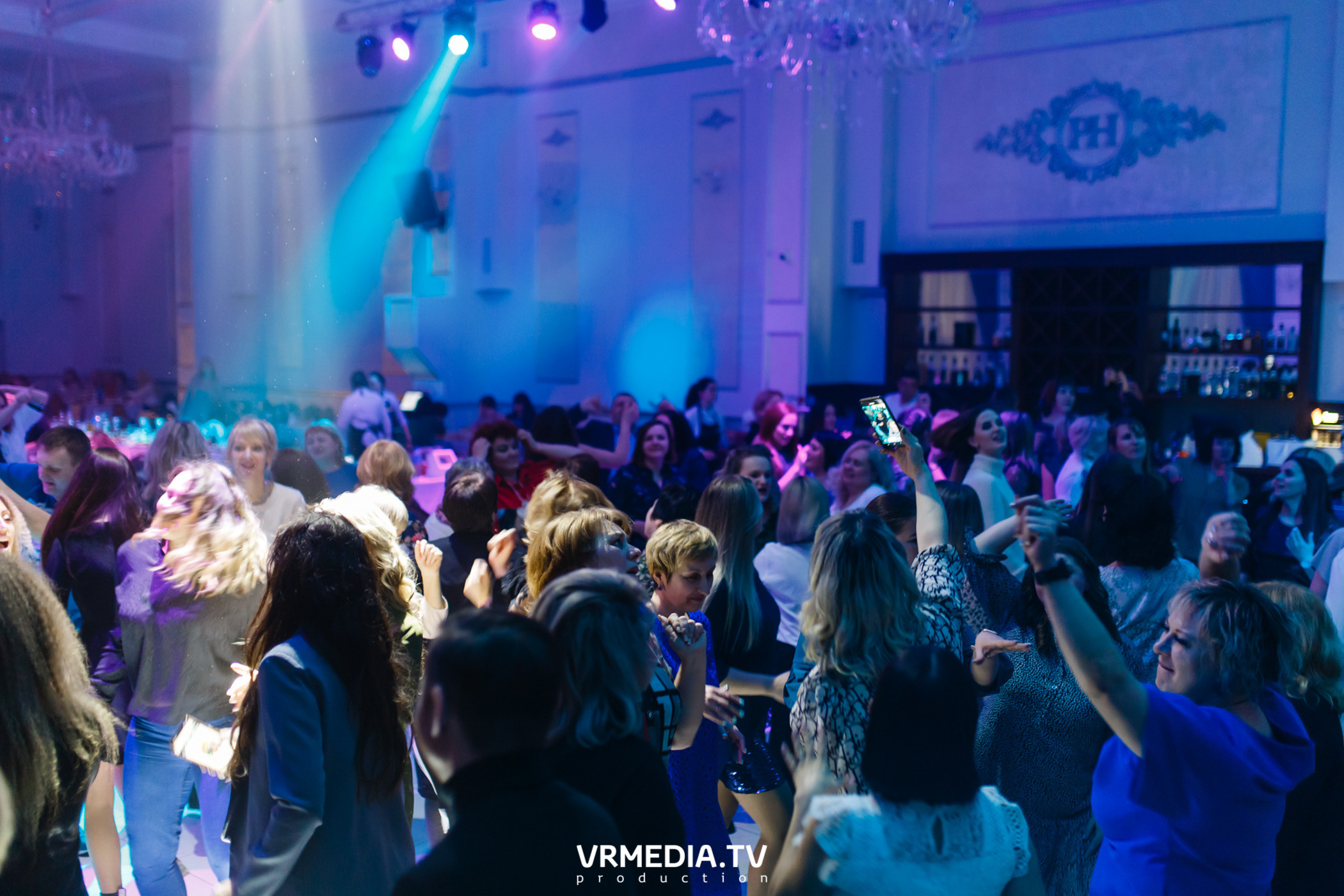 Международный женский день в ресторане «Paradise»