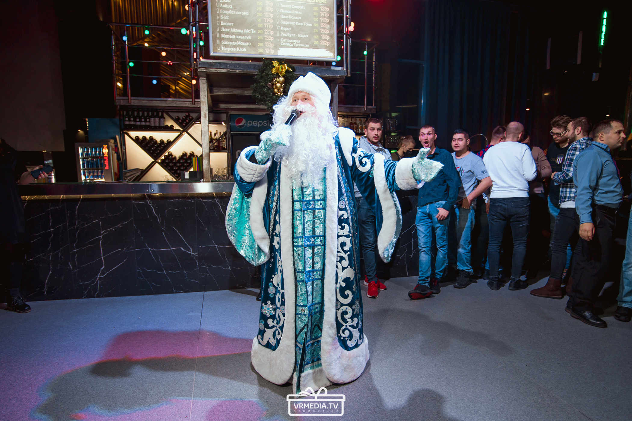 Новогодний вечер в баре «DOSKI»