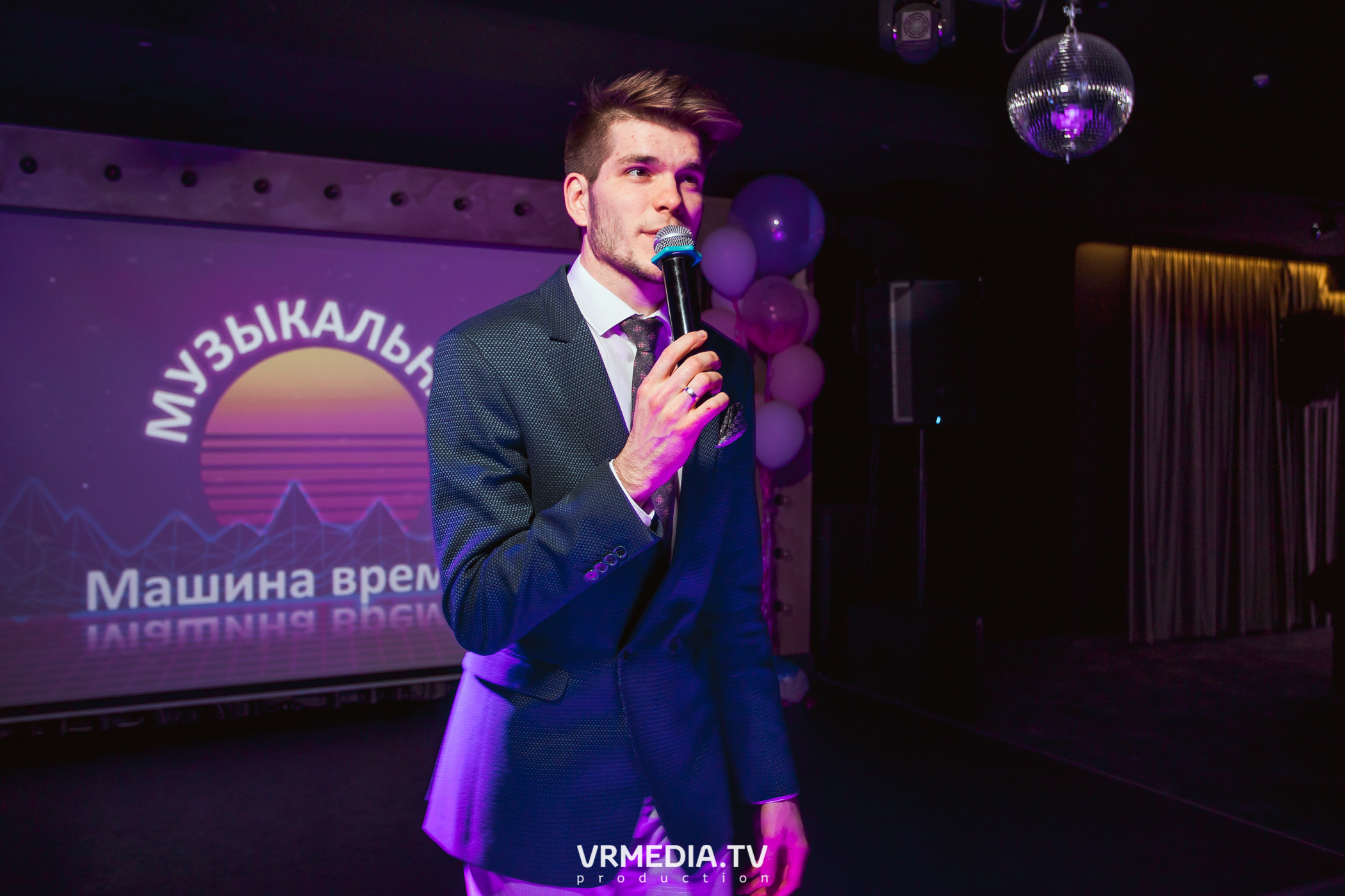 Международный женский день в караоке-баре «Volna»