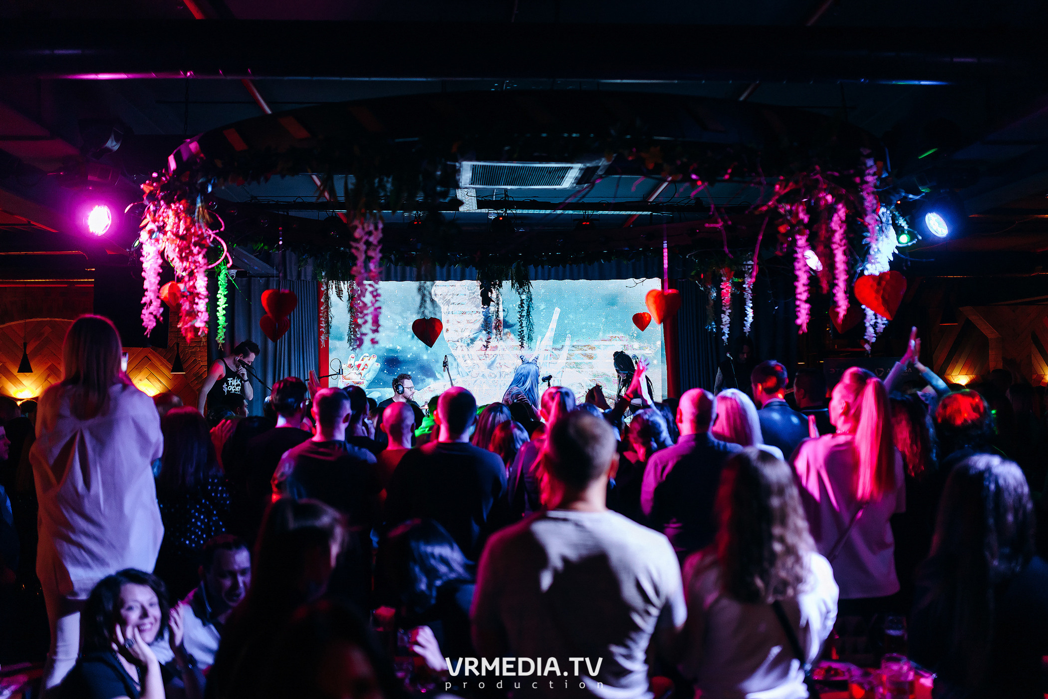 ЛИNДА в гриль-баре «Жара»