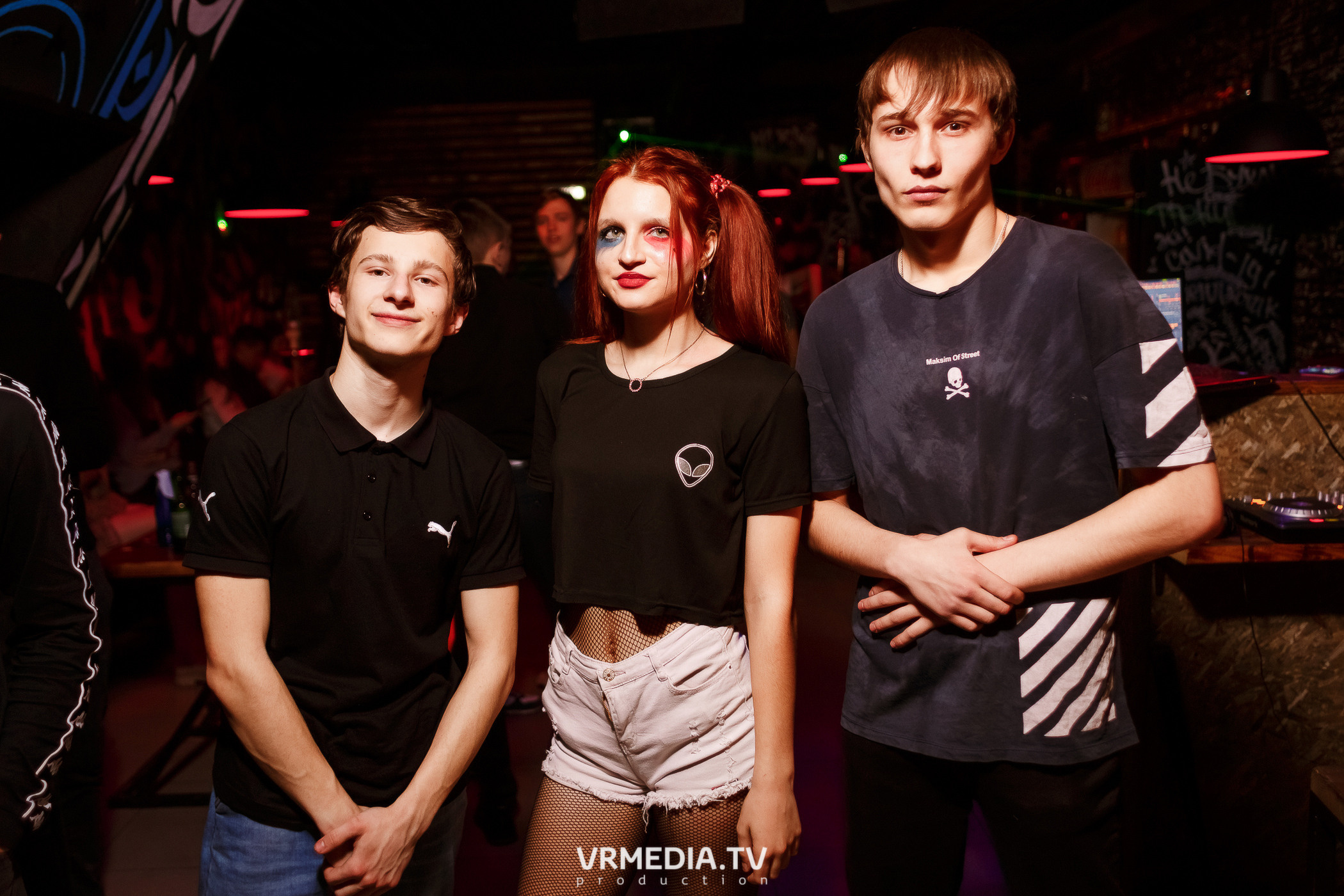 Выходные в баре «Глотай»